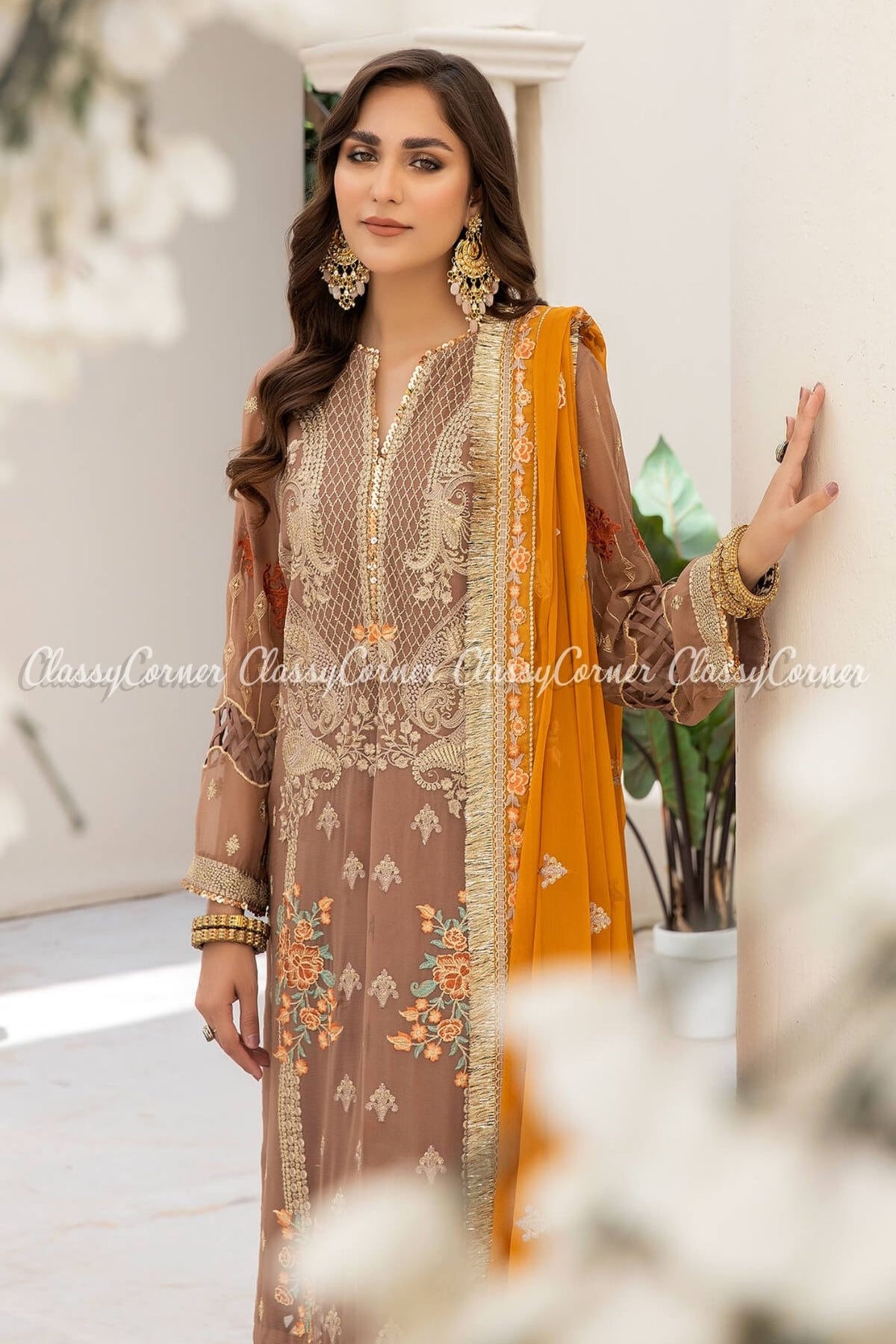 traditional pakistani wedding clothing