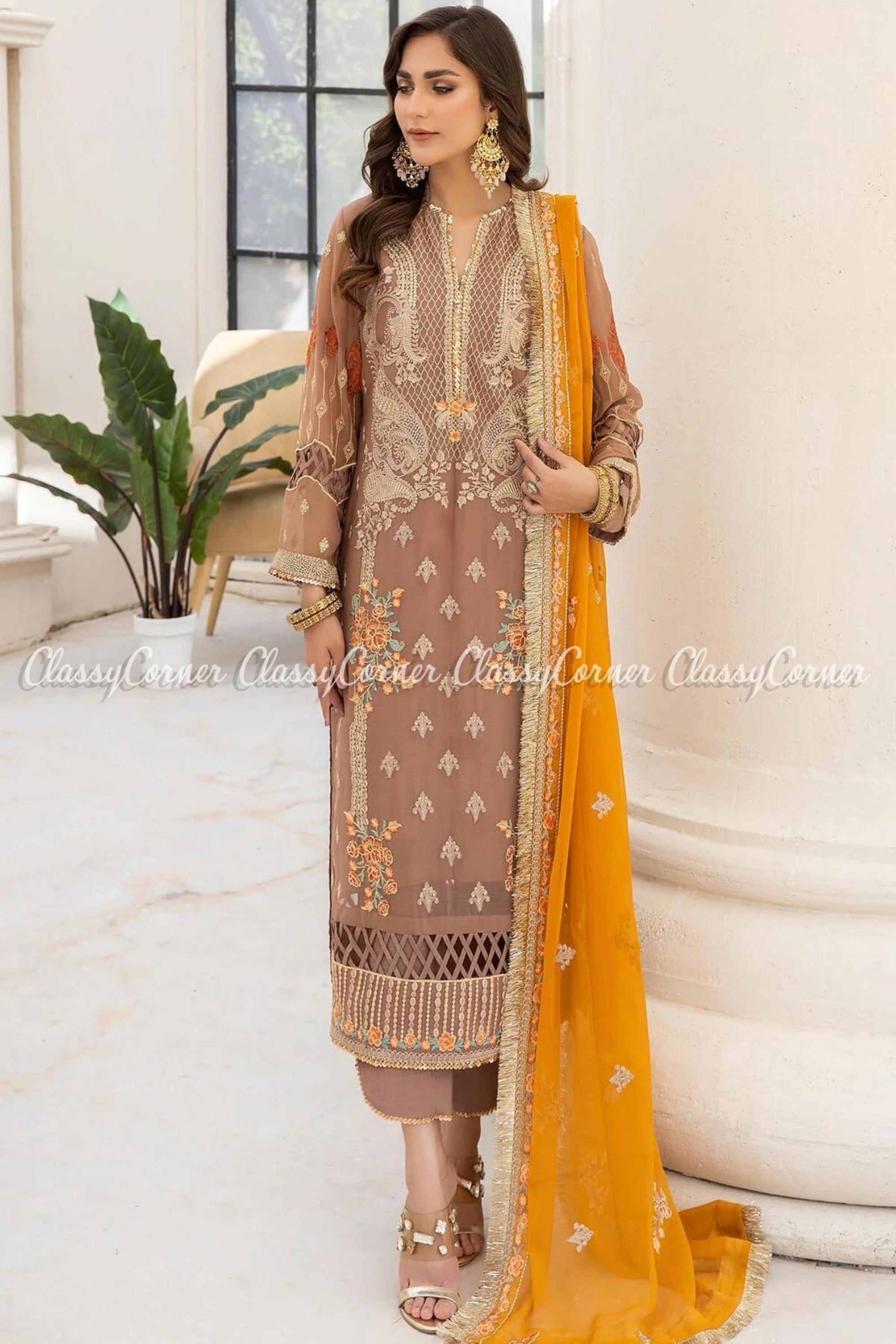 traditional pakistani wedding clothing