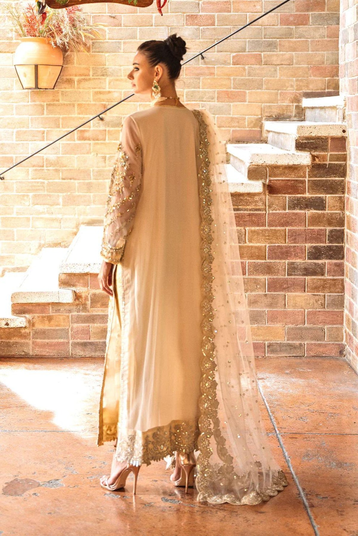 Traditional Pakistani Wedding Clothing 