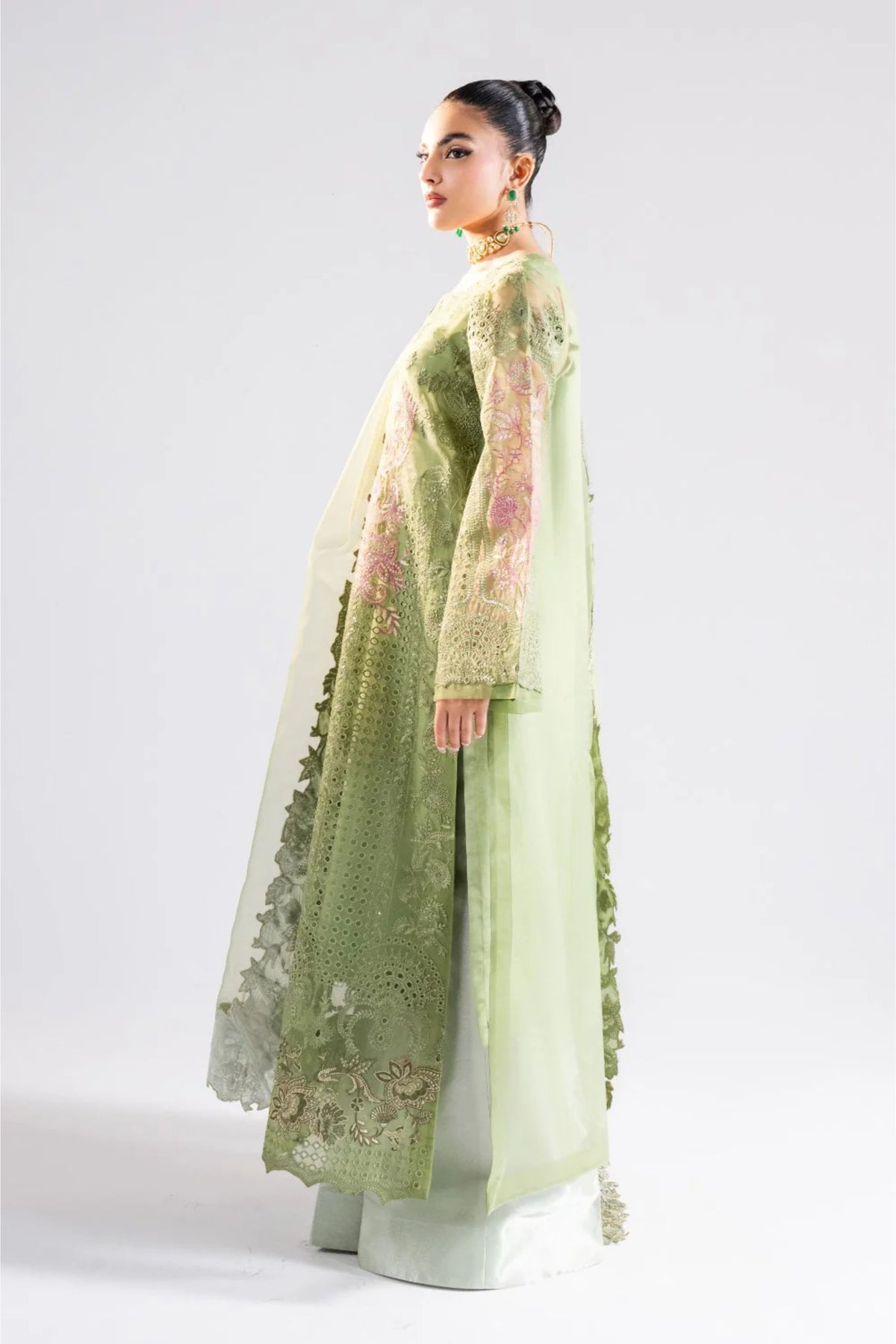 Wedding wear Pakistani outfits Online