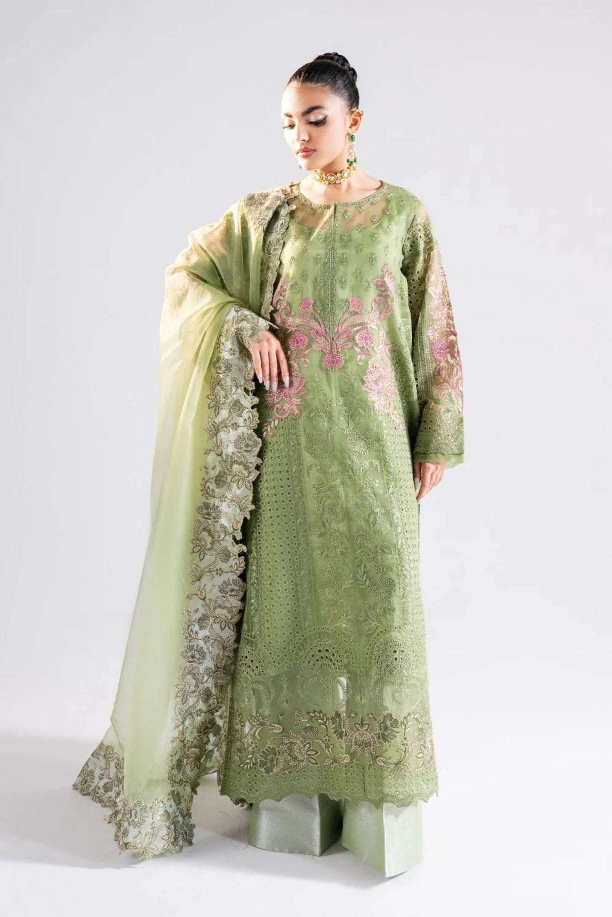 Wedding wear Pakistani outfits Online