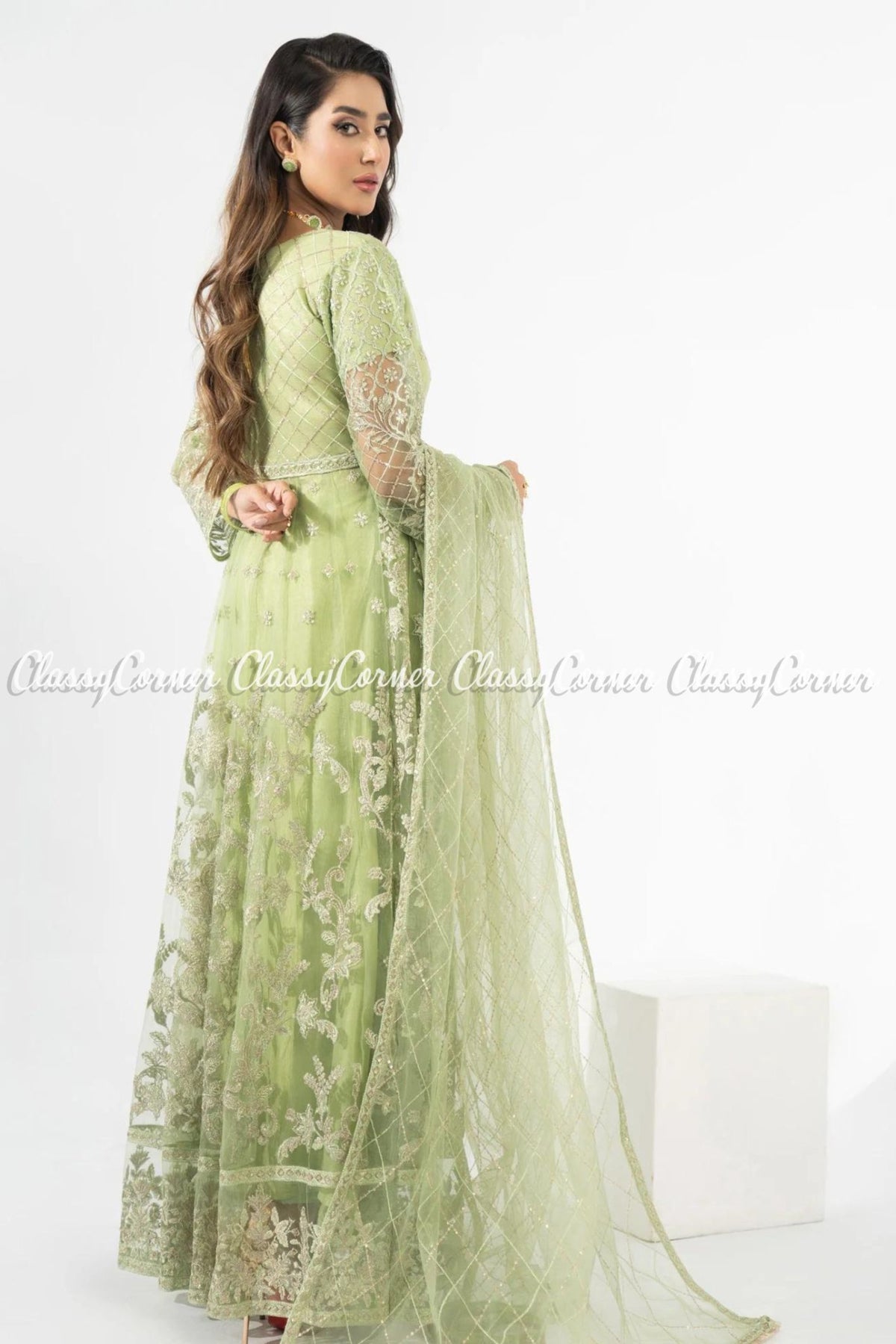 pakistani wedding outfits