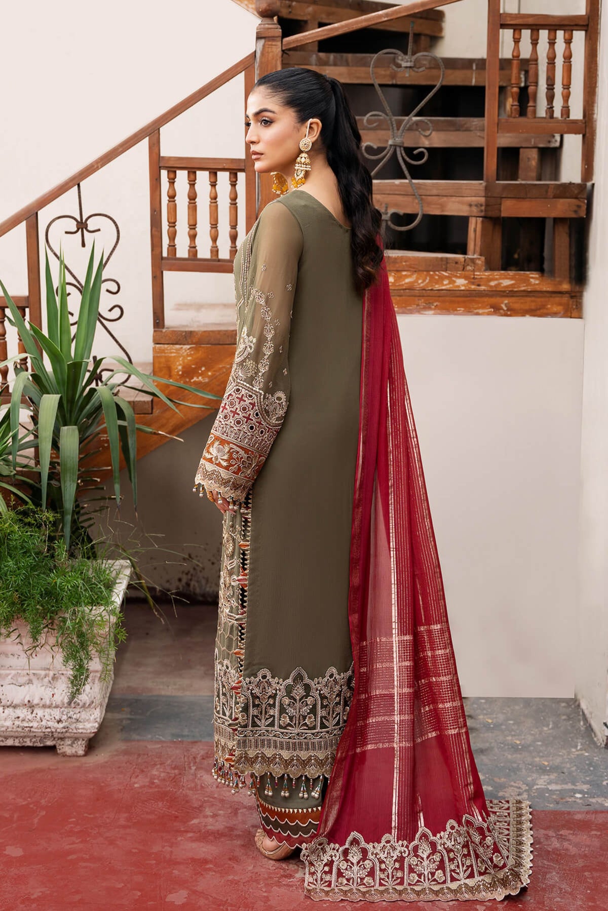 Pakistani Party Wear Suits For Weddings