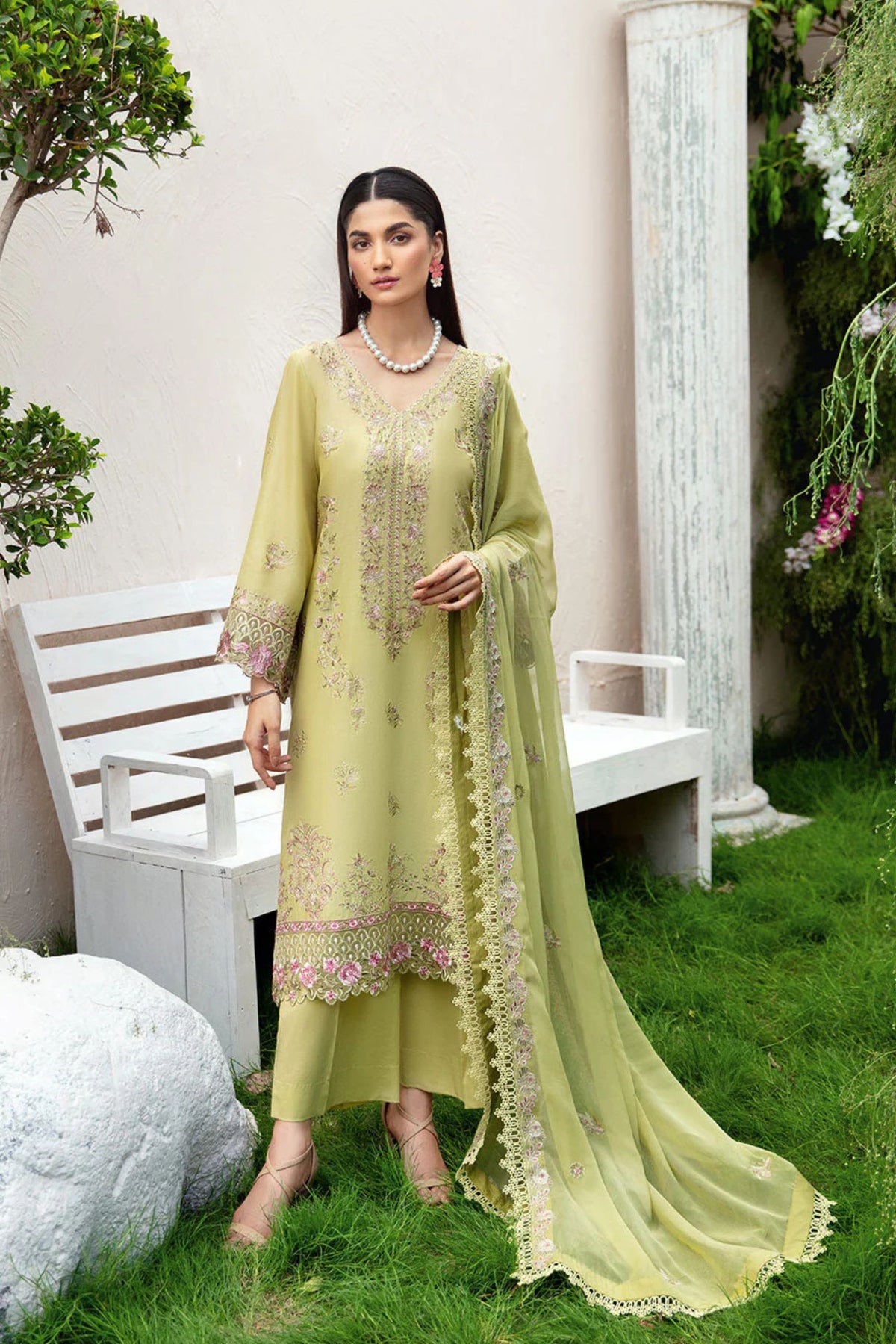 Pakistani Formal Outfits for Get Together