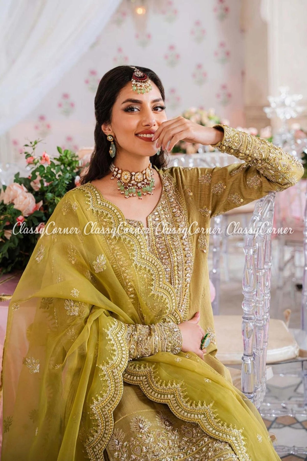 traditional pakistani wedding clothing