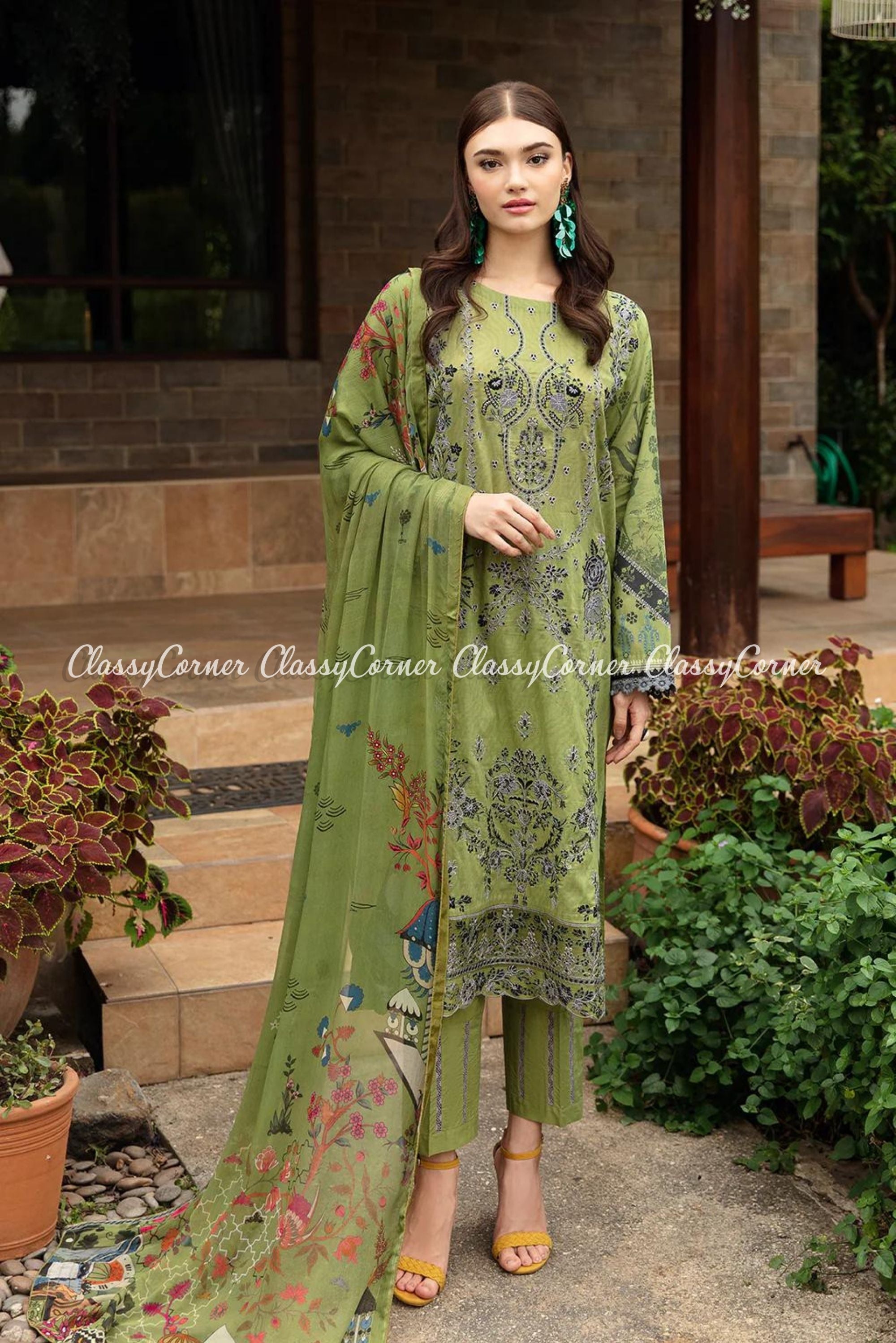 Latest Pakistani Lawn Suits