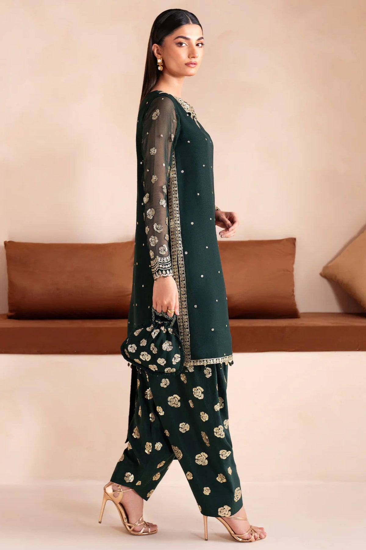 Formal Suits For Pakistani Wedding Function 