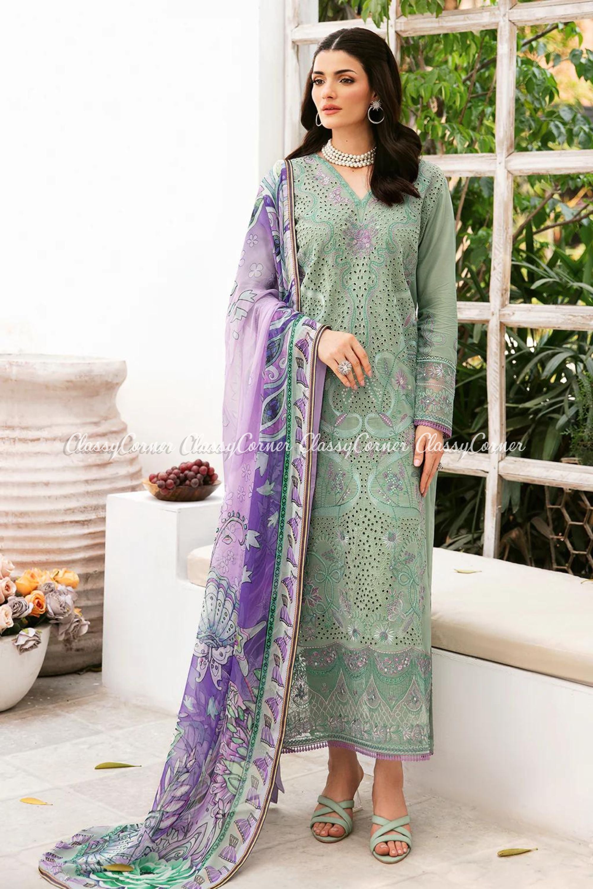 Pakistani ladies Salwar Kameez