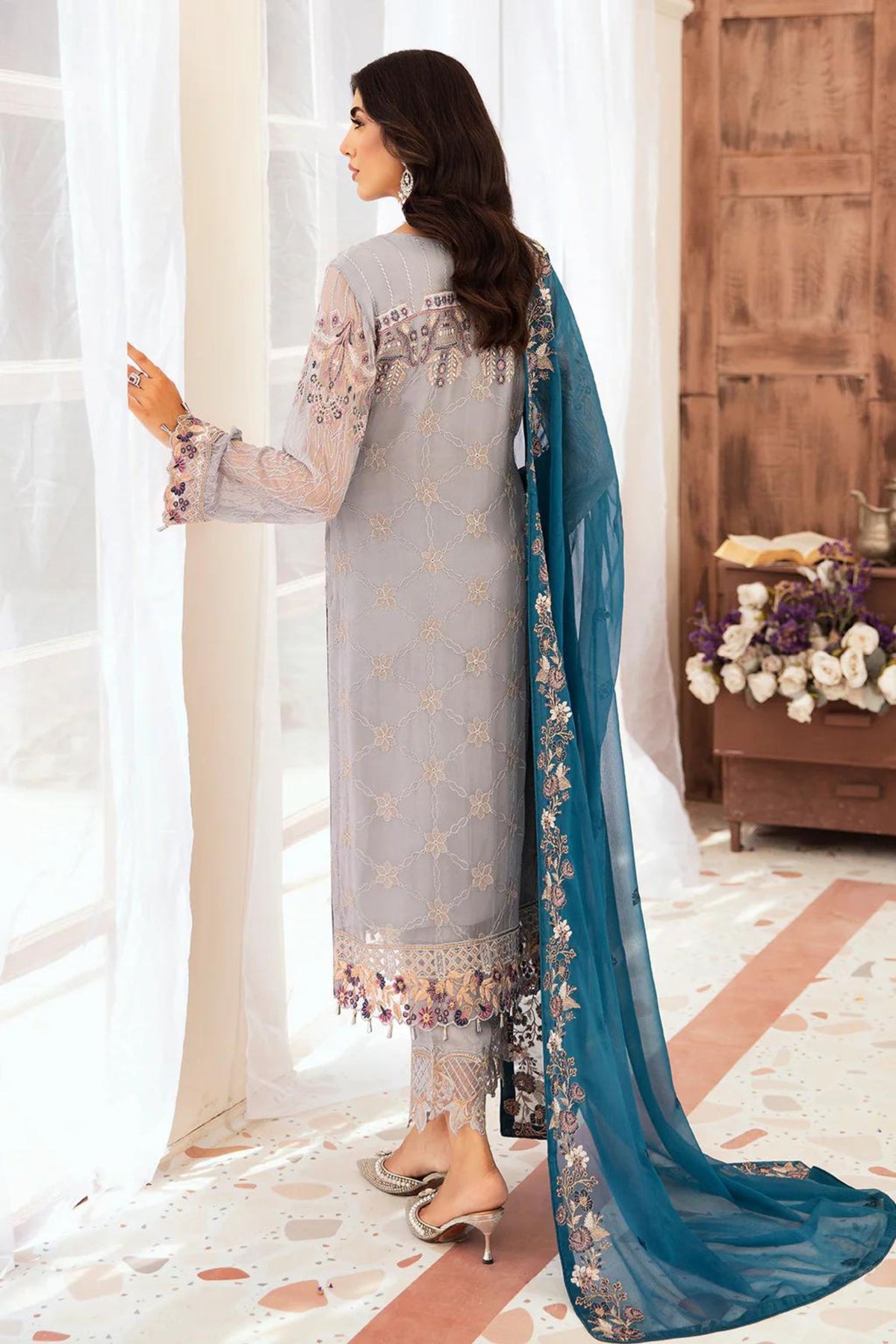 latest pakistani wedding outfits 2024