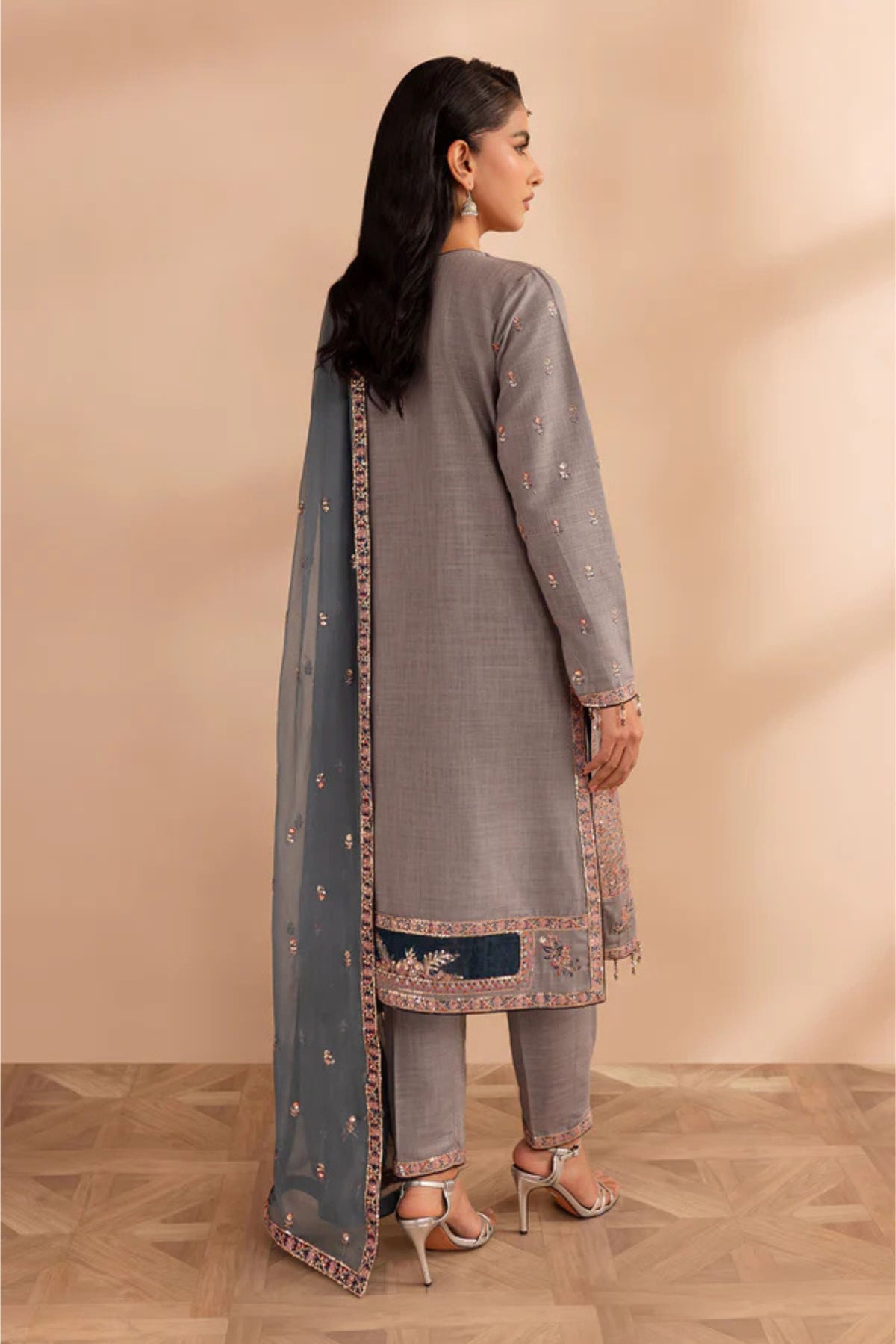 Pakistani Readymade Suits Online