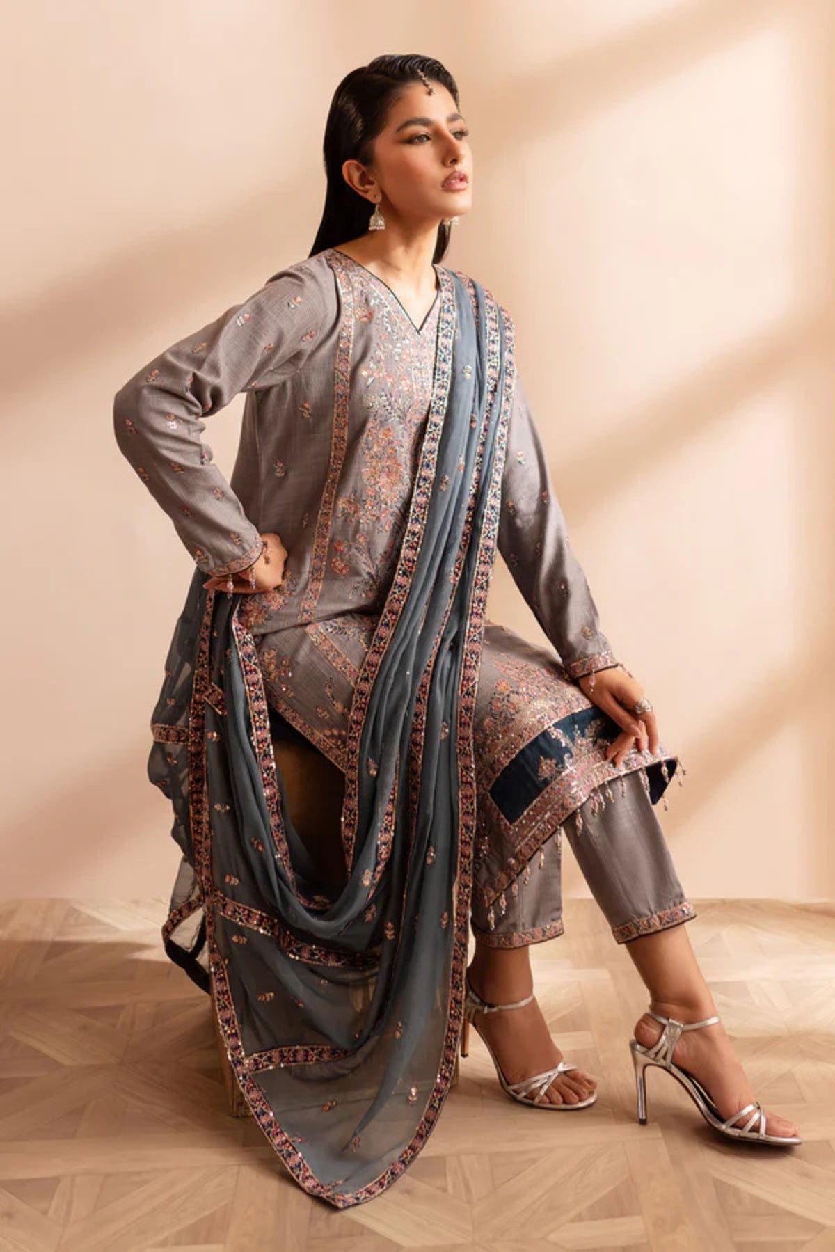 Pakistani Readymade Suits Online