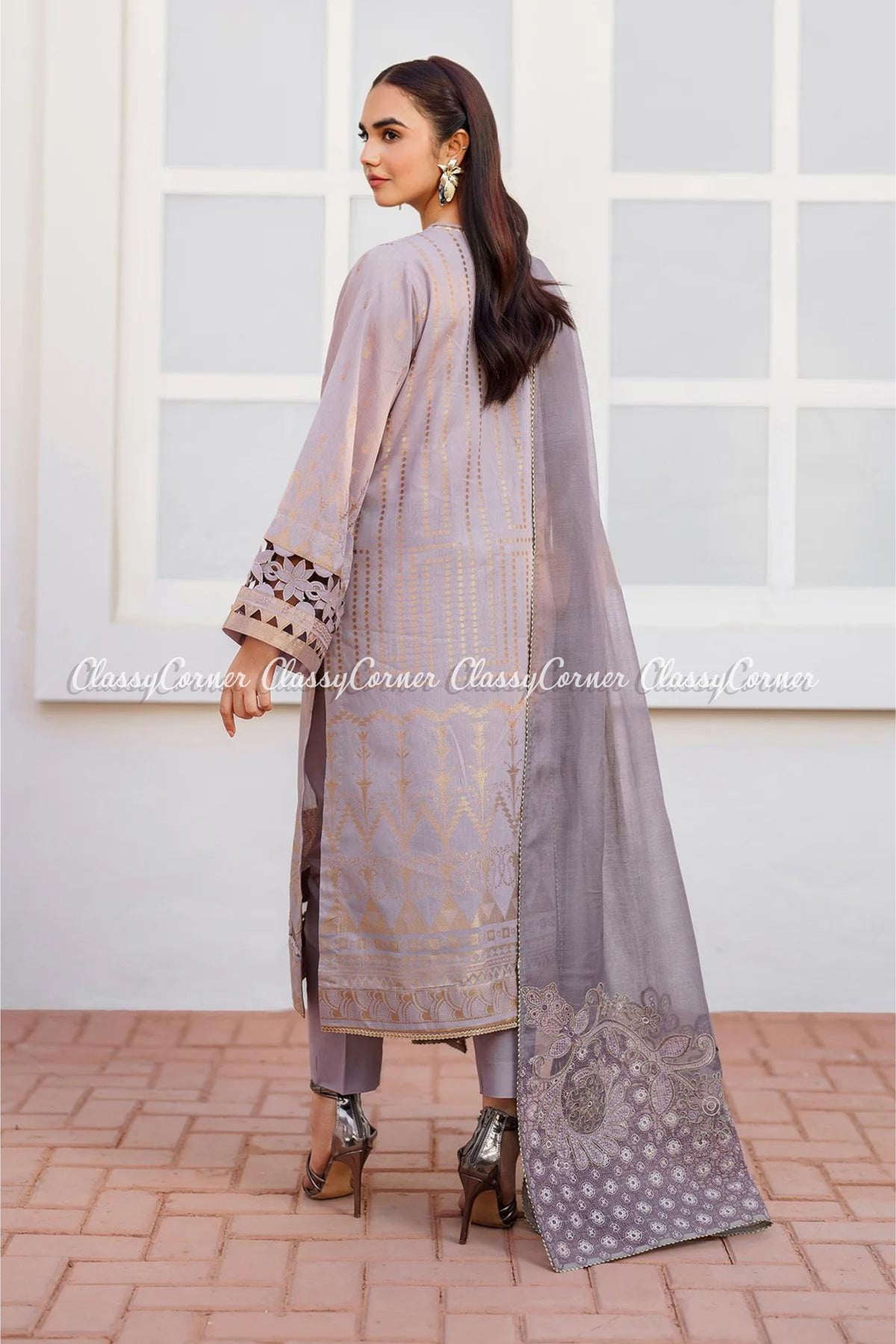 Latest Pakistani lawn suits in UK