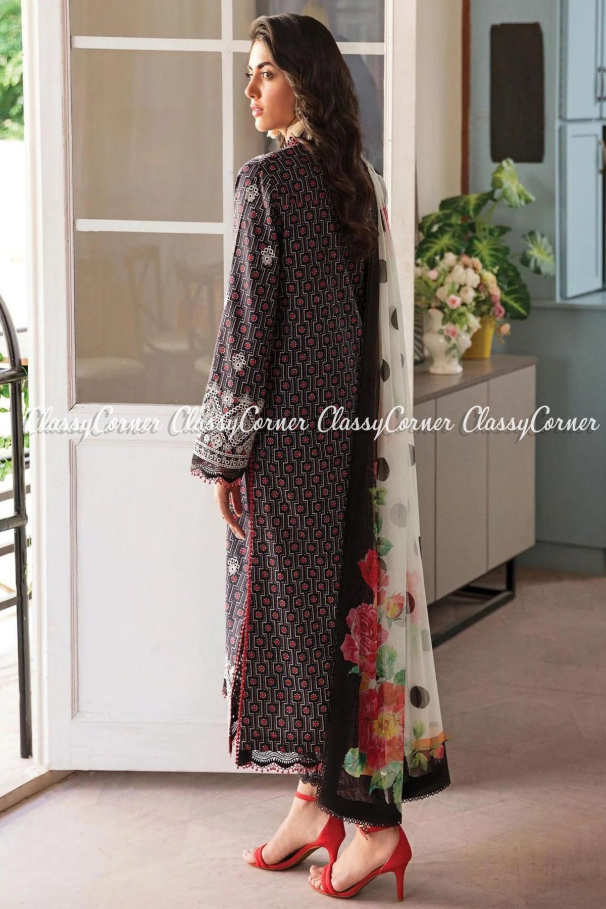 Pakistani Lawn suits online