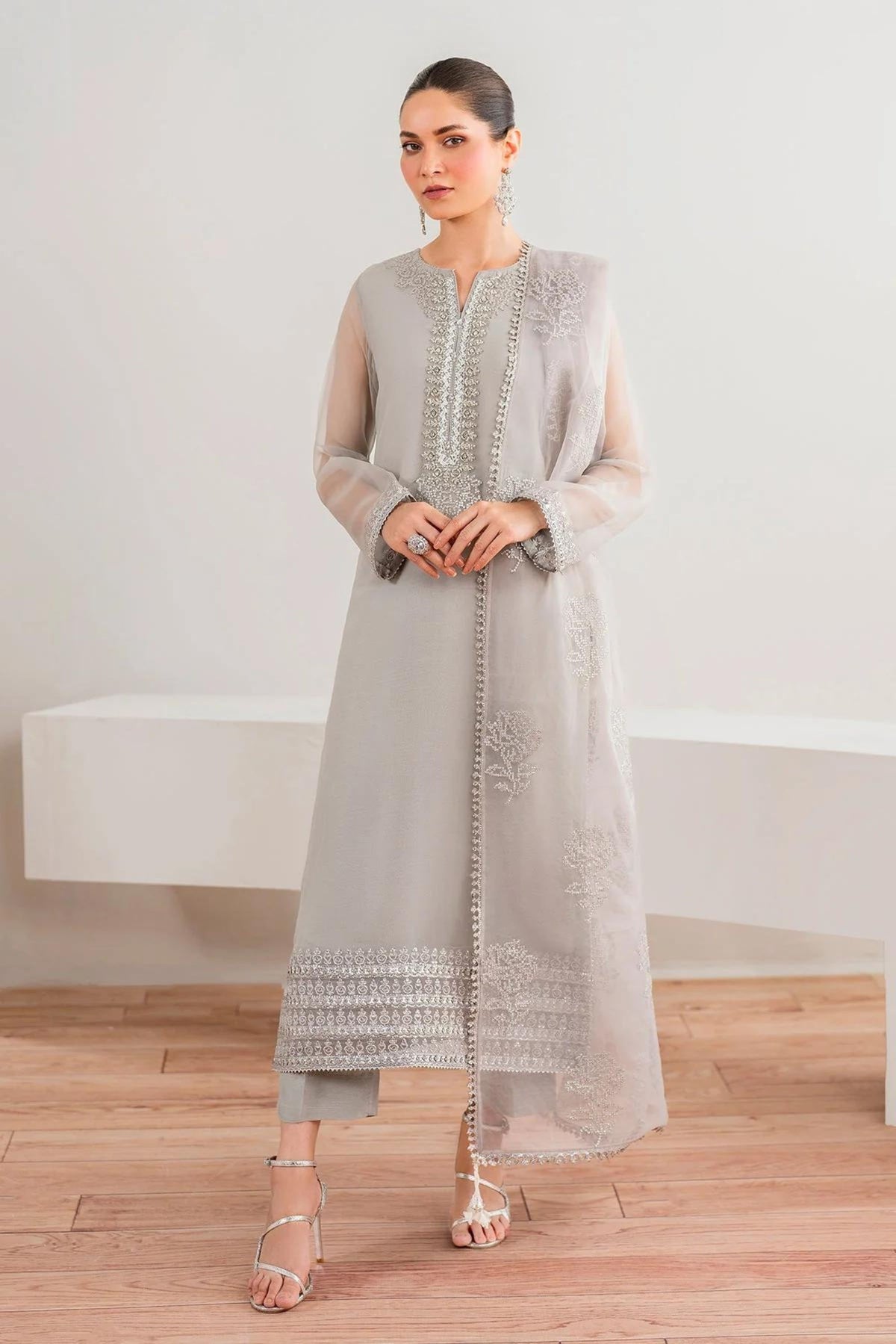 Pakistani Wedding Suits For Women