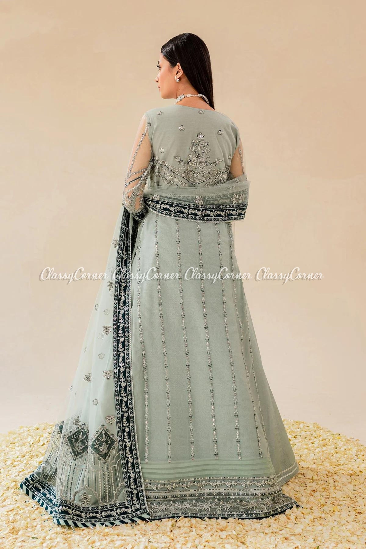 pakistani wedding party outfits