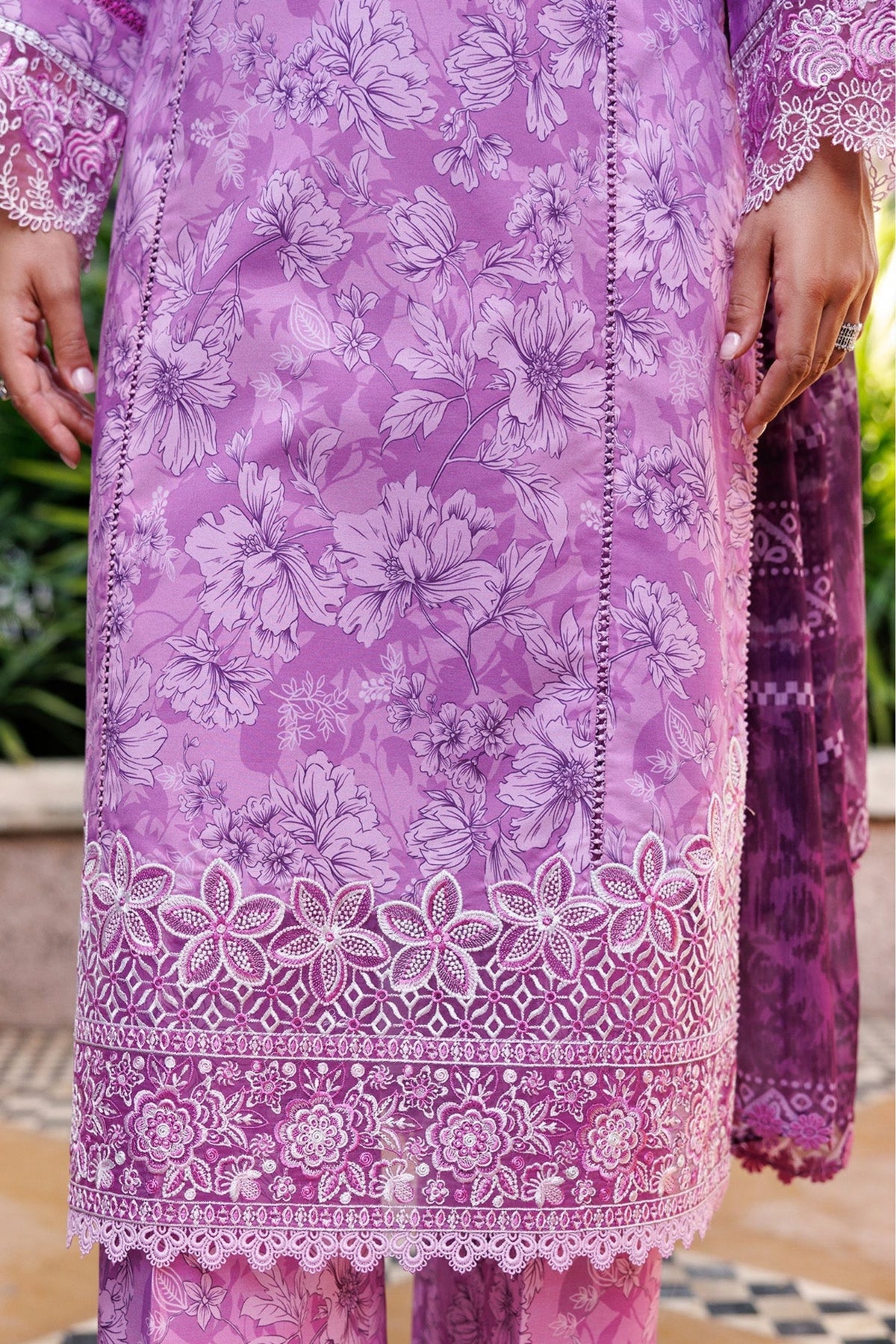 Pakistani Lawn Suits Online