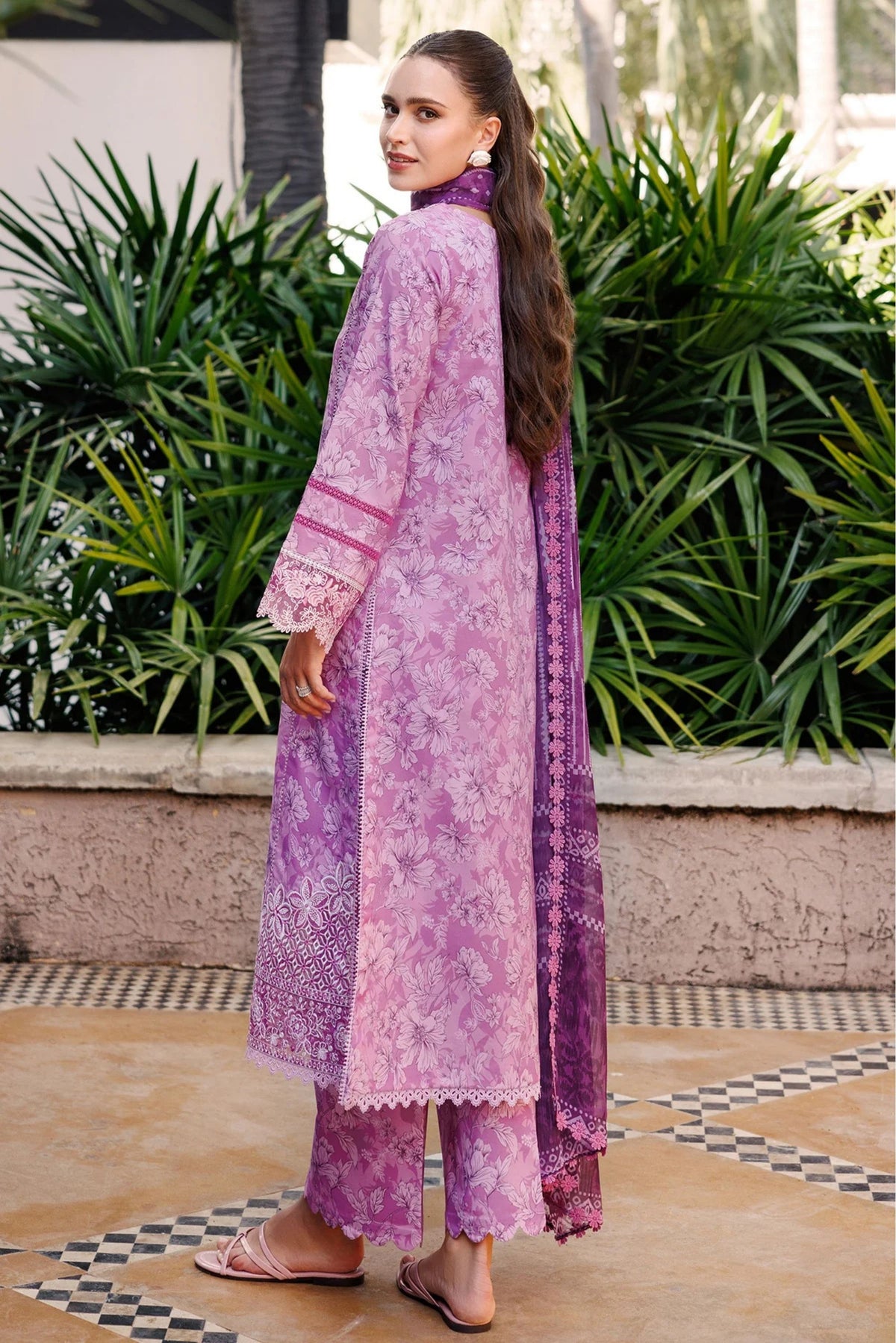 Pakistani Lawn Suits Online