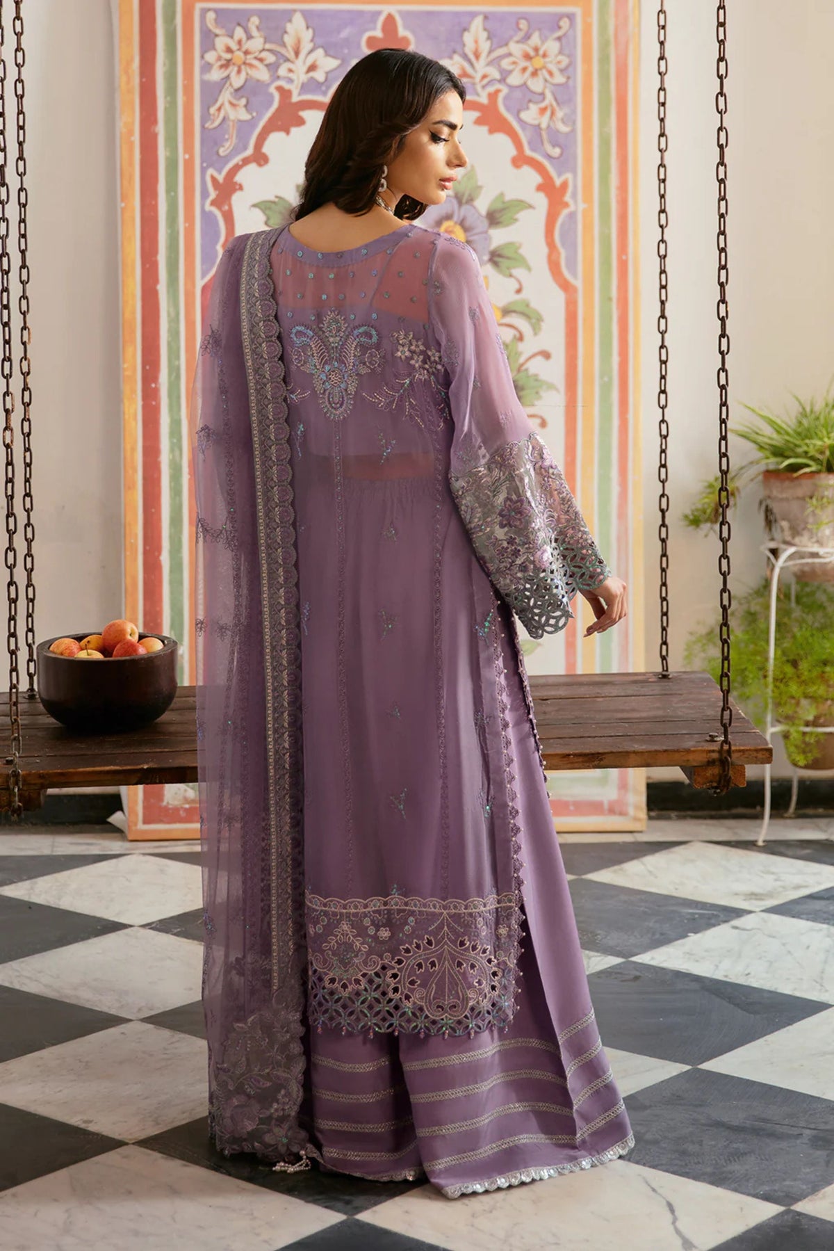 Women&#39;s Pakistani Formal Wear Outfits