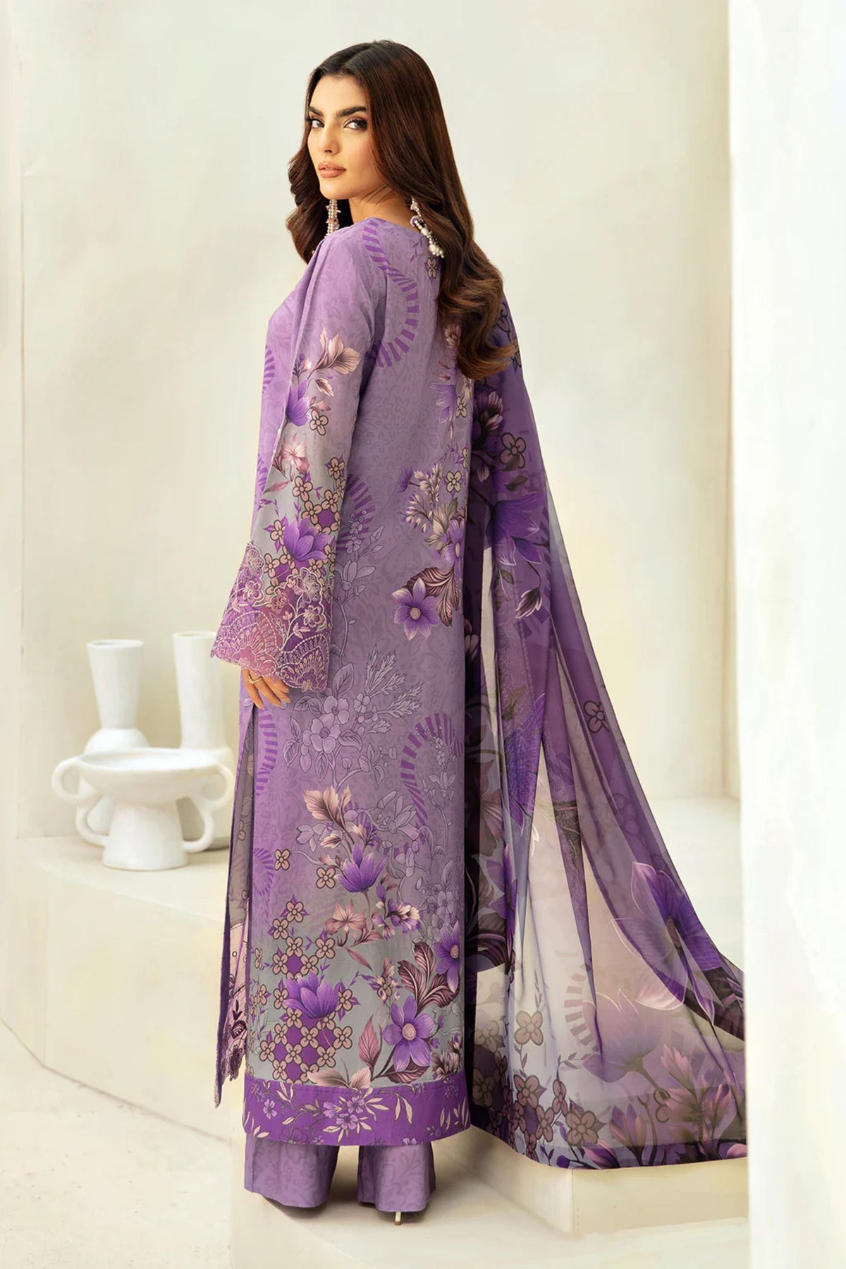 Fancy Suits For Pakistani Get Together