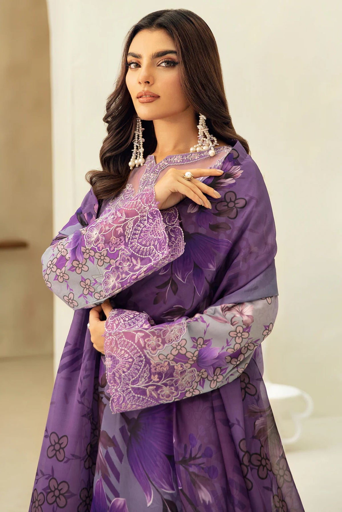 Fancy Suits For Pakistani Get Together