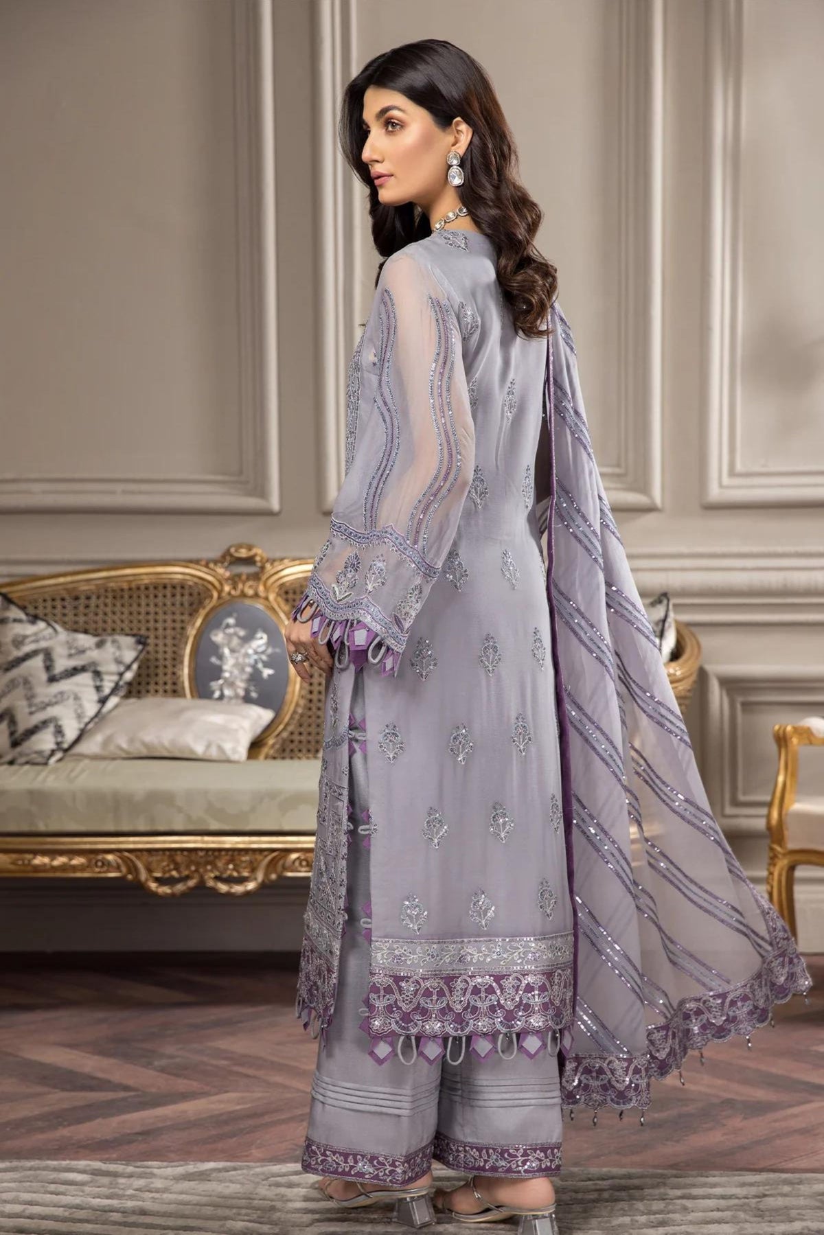 Pakistani Formal Wedding Suits For Women