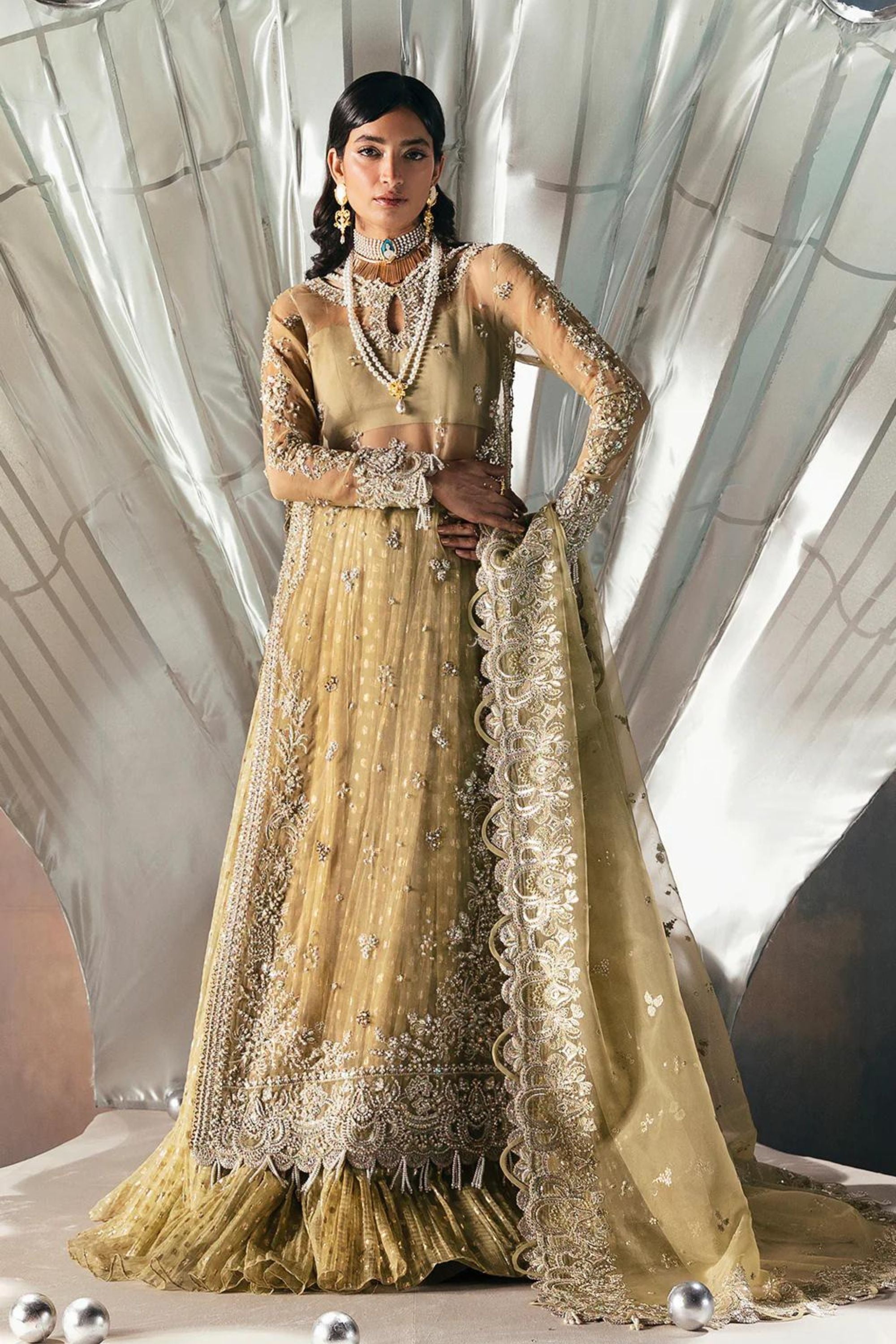 Pakistani Ladies Wedding Outfits 