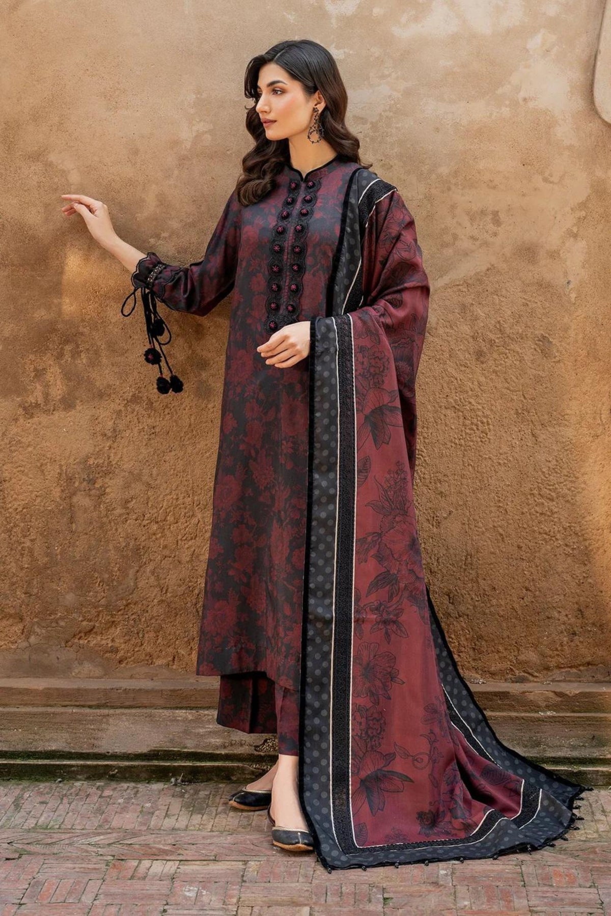 Pakistani Semi Formal Salwar Kameez