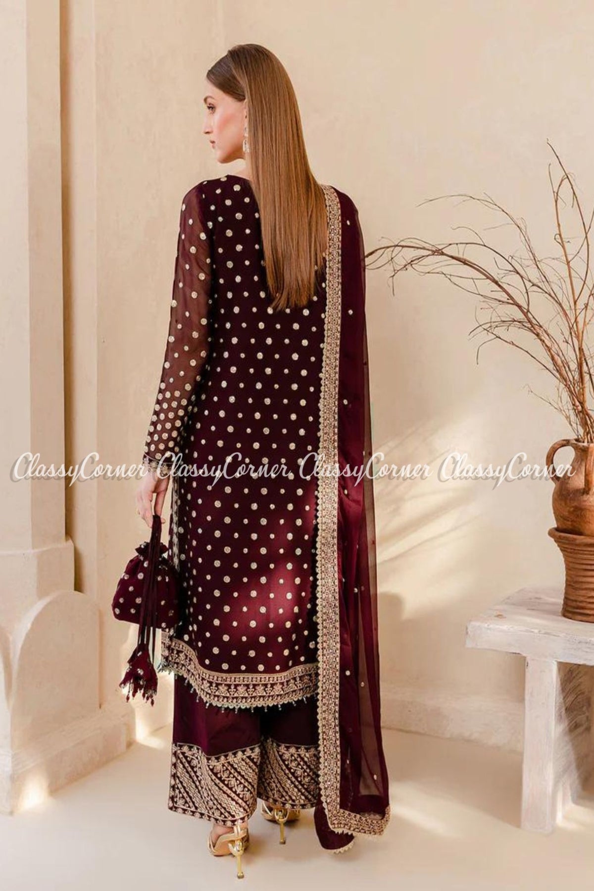 Latest Pakistani Wedding Outfits 