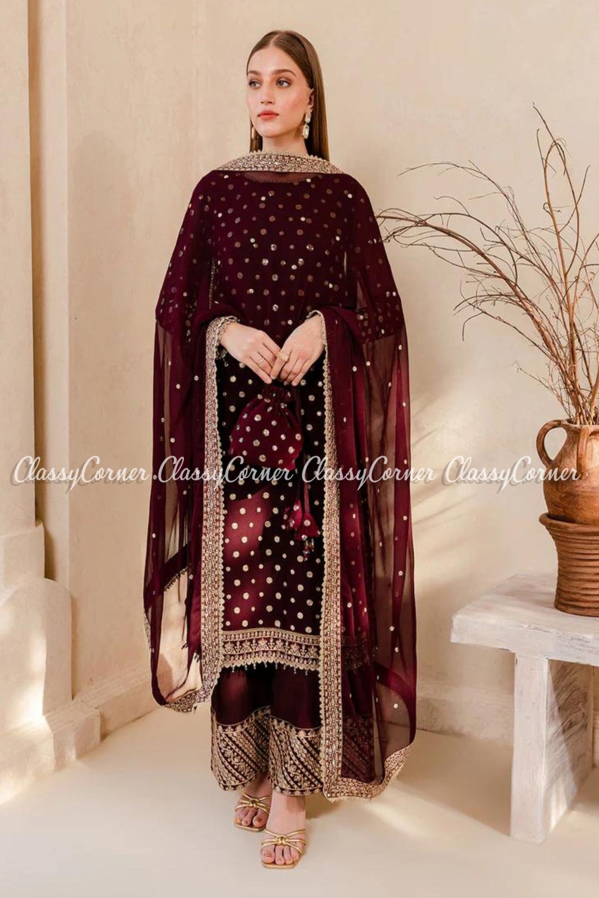 Latest Pakistani Wedding Outfits 