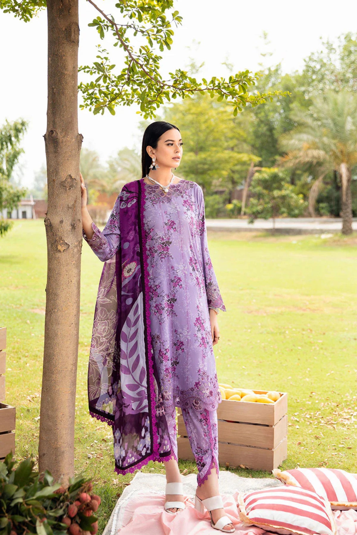 Pakistani lawn suits for summers