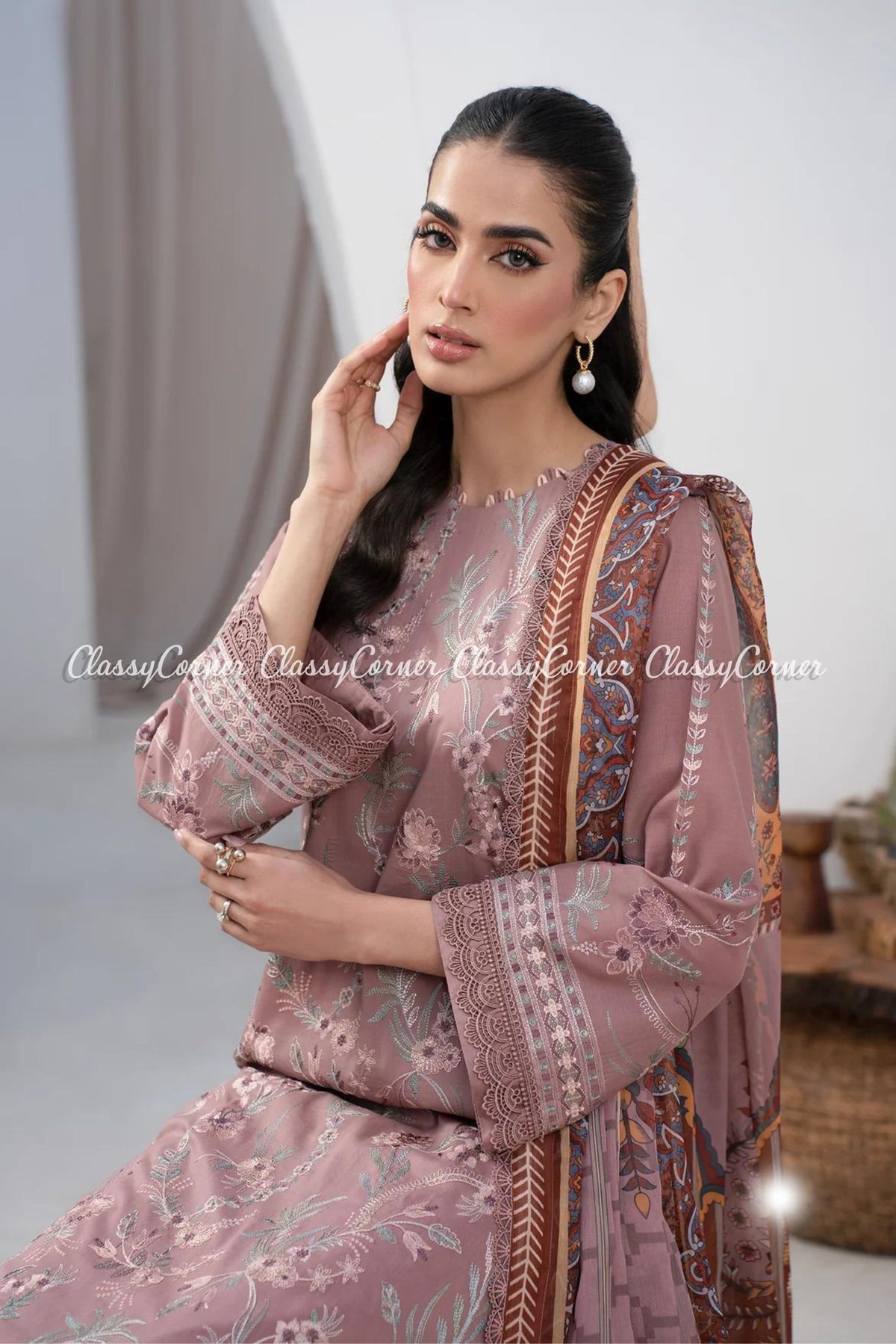 Pakistani Latest lawn Outfits 2024