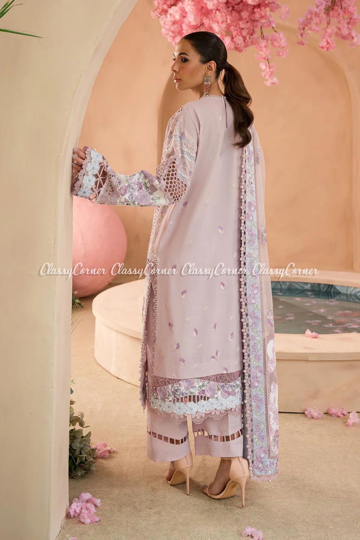 traditional pakistani formal clothing