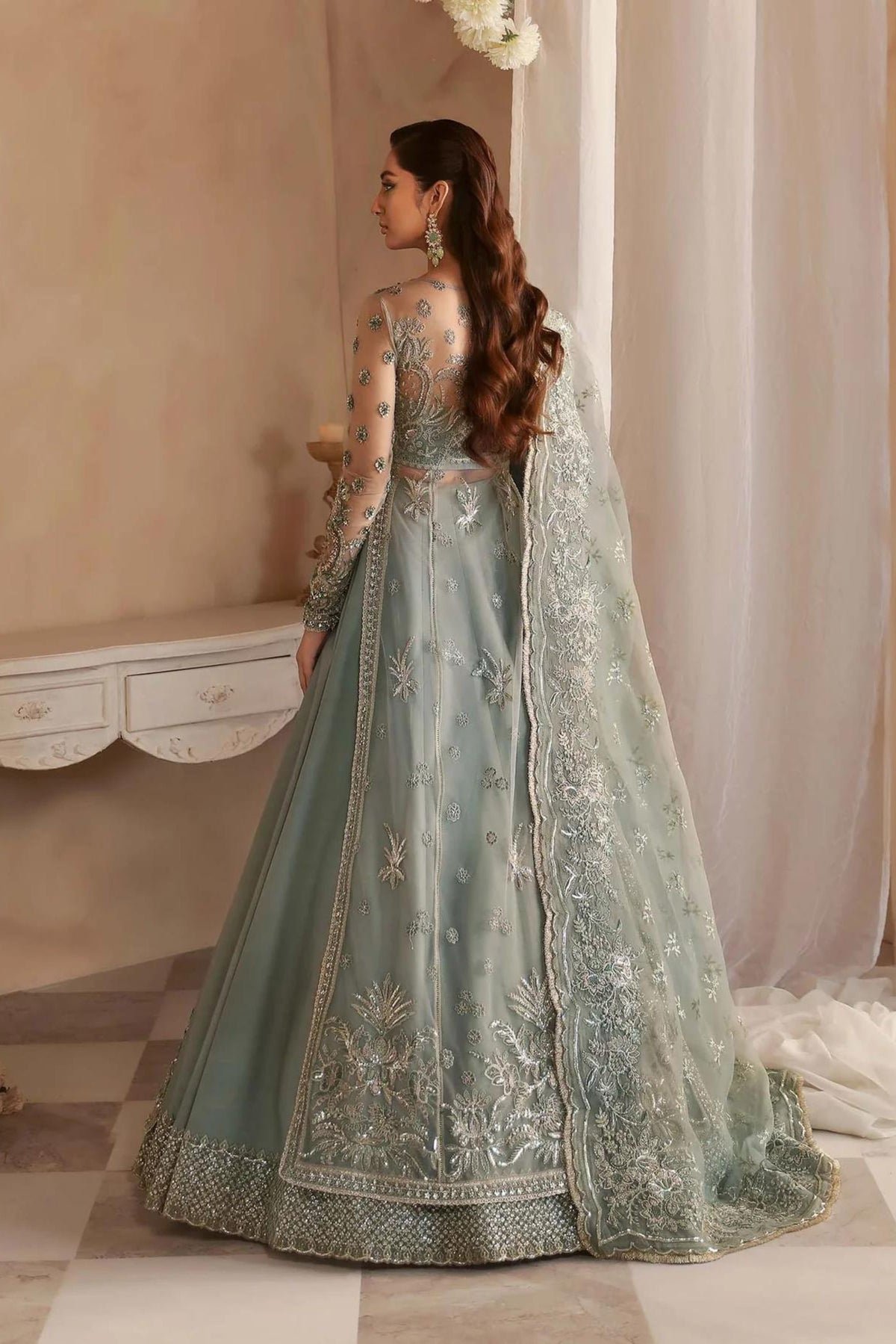 Latest Pakistani Wedding Outfits 2024