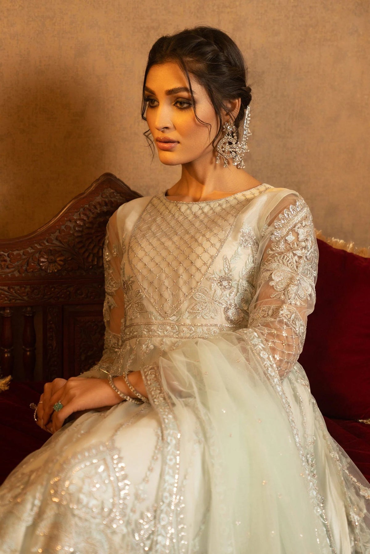 Pakistani Ladies Wedding Outfits