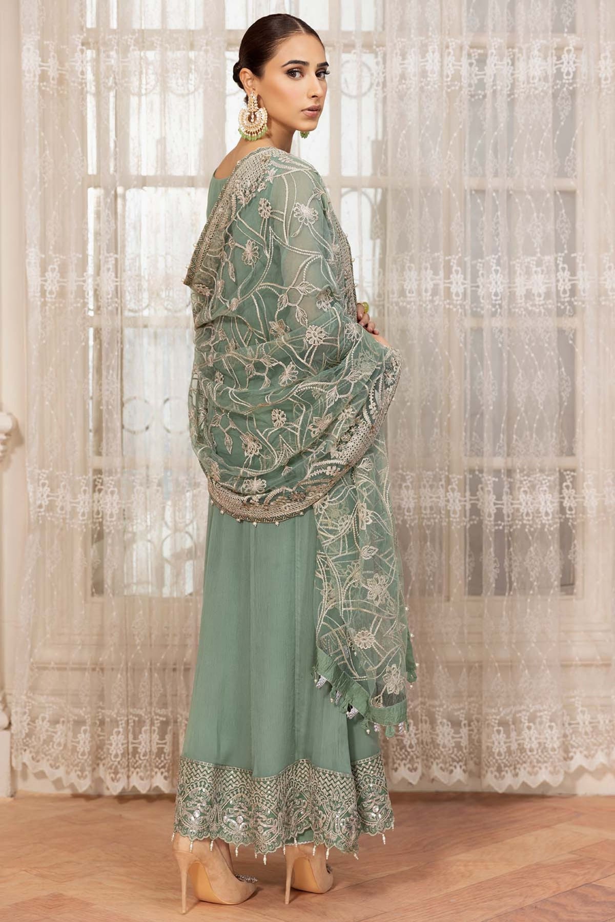 Pakistani Formal Outfits For Guests