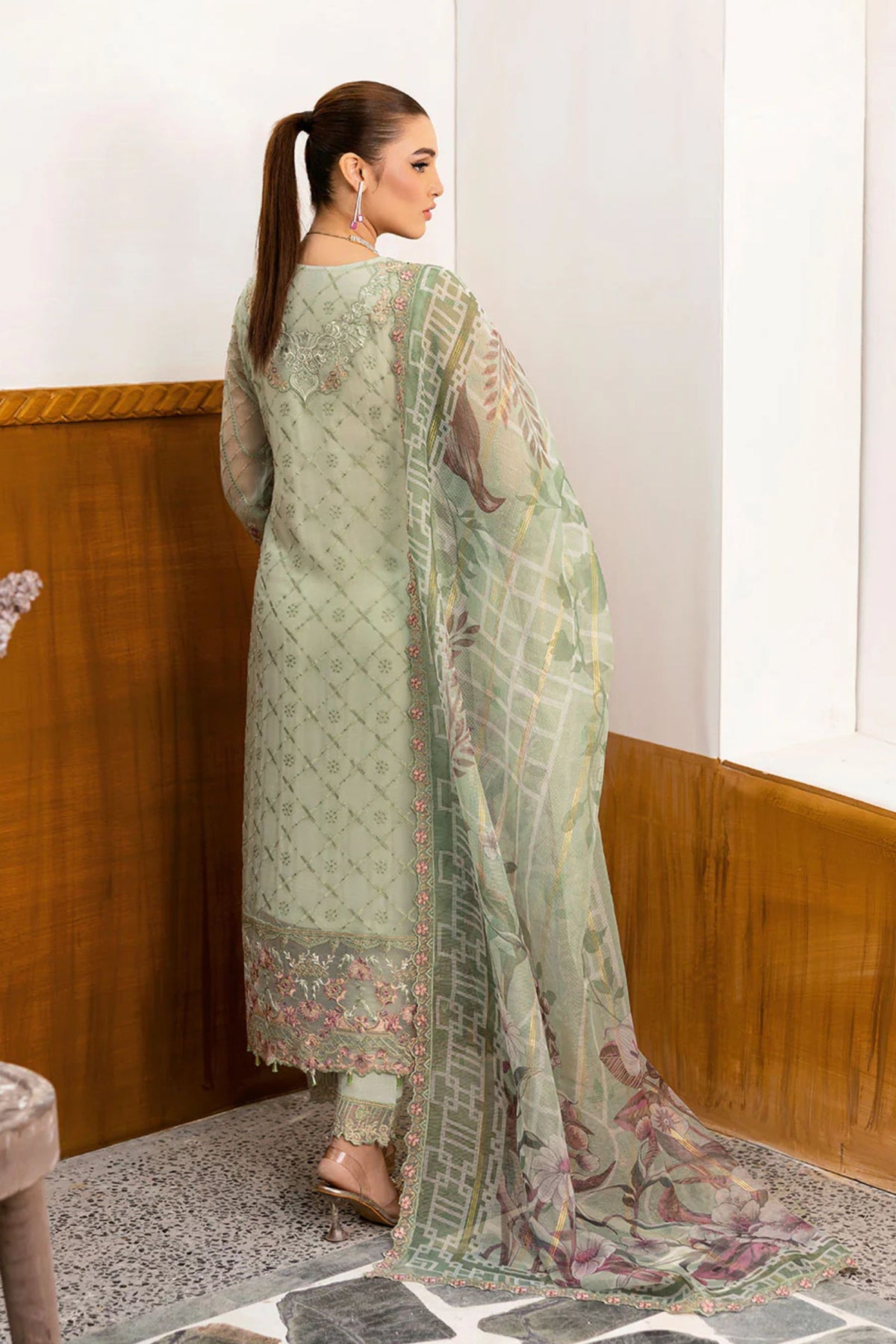Formal Suits For Pakistani Wedding Function 