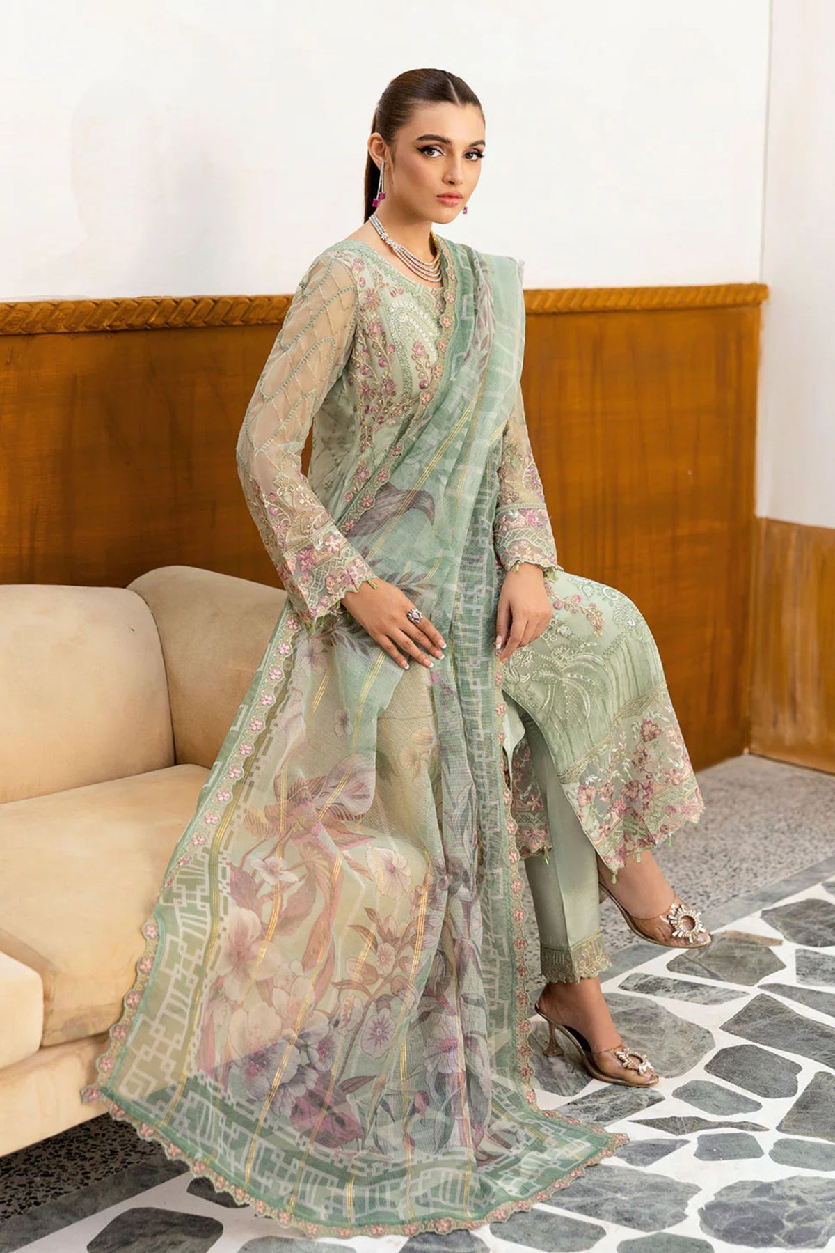 Formal Suits For Pakistani Wedding Function 