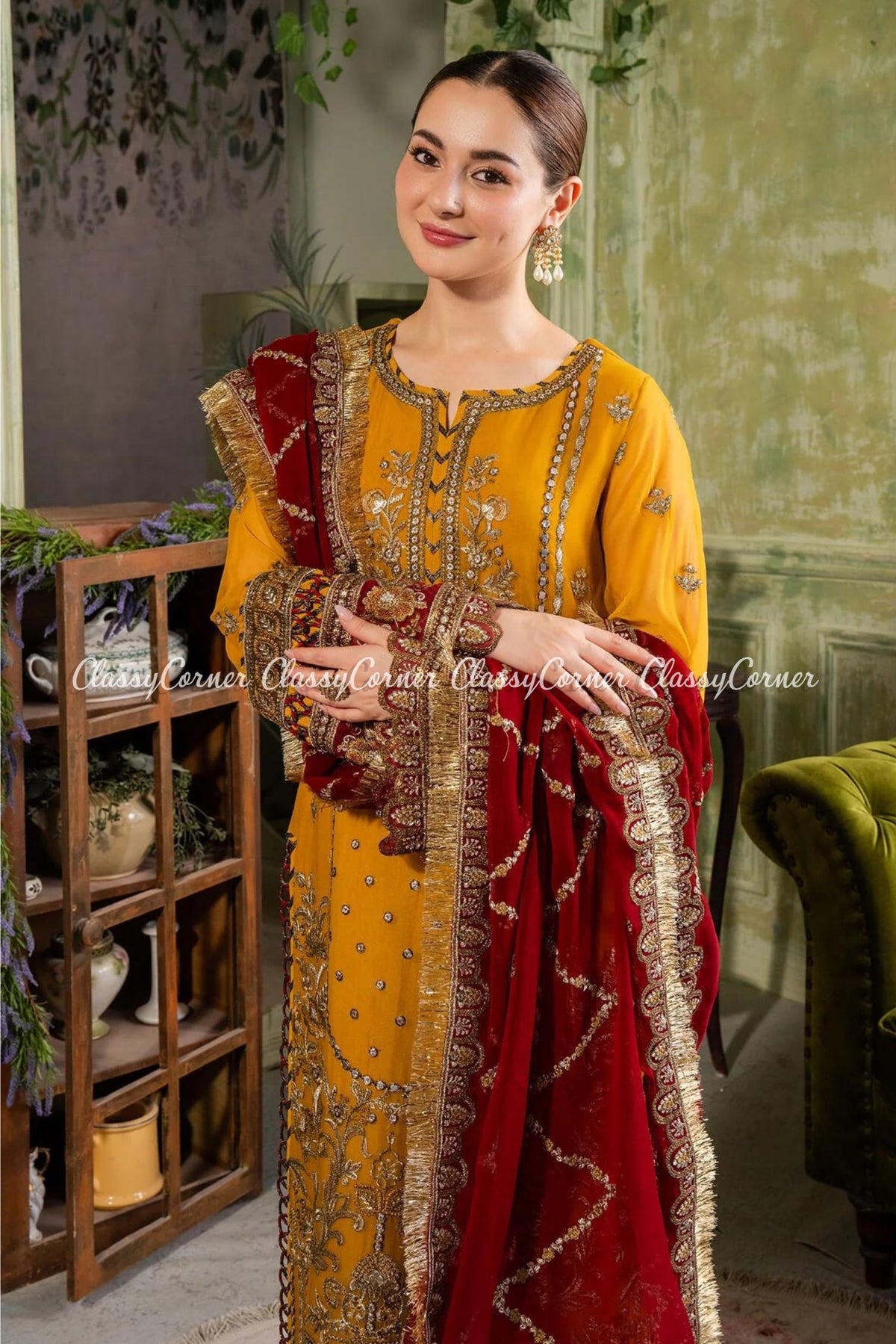 Mehndi wear outfits for Weddings 