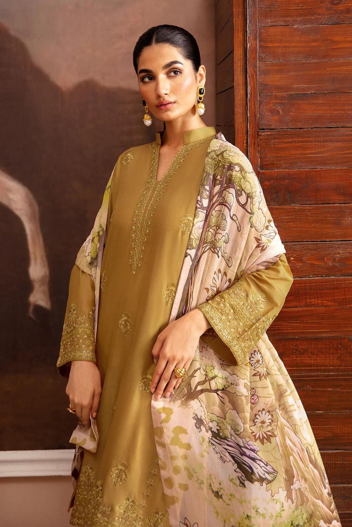 Traditional Pakistani Formal Clothing