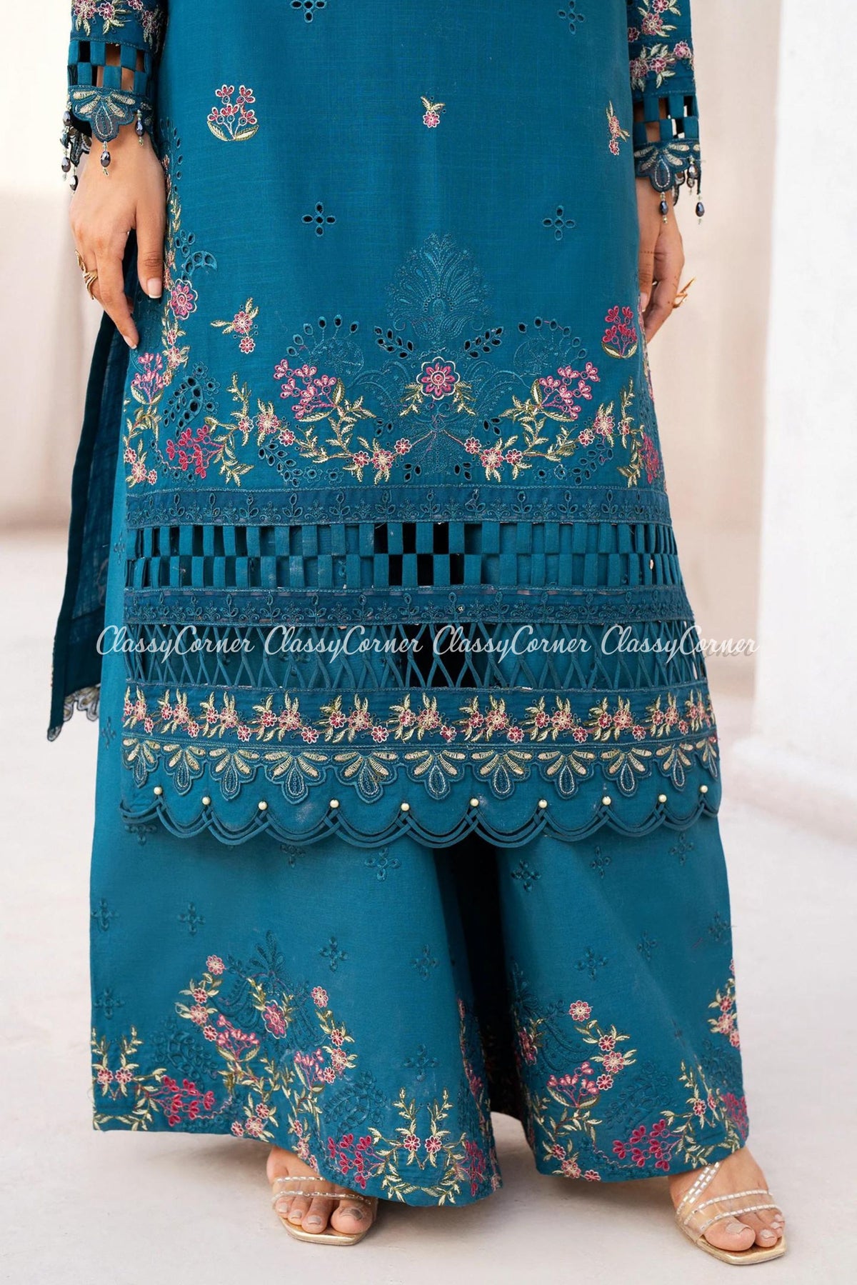 pakistani ladies wedding outfits