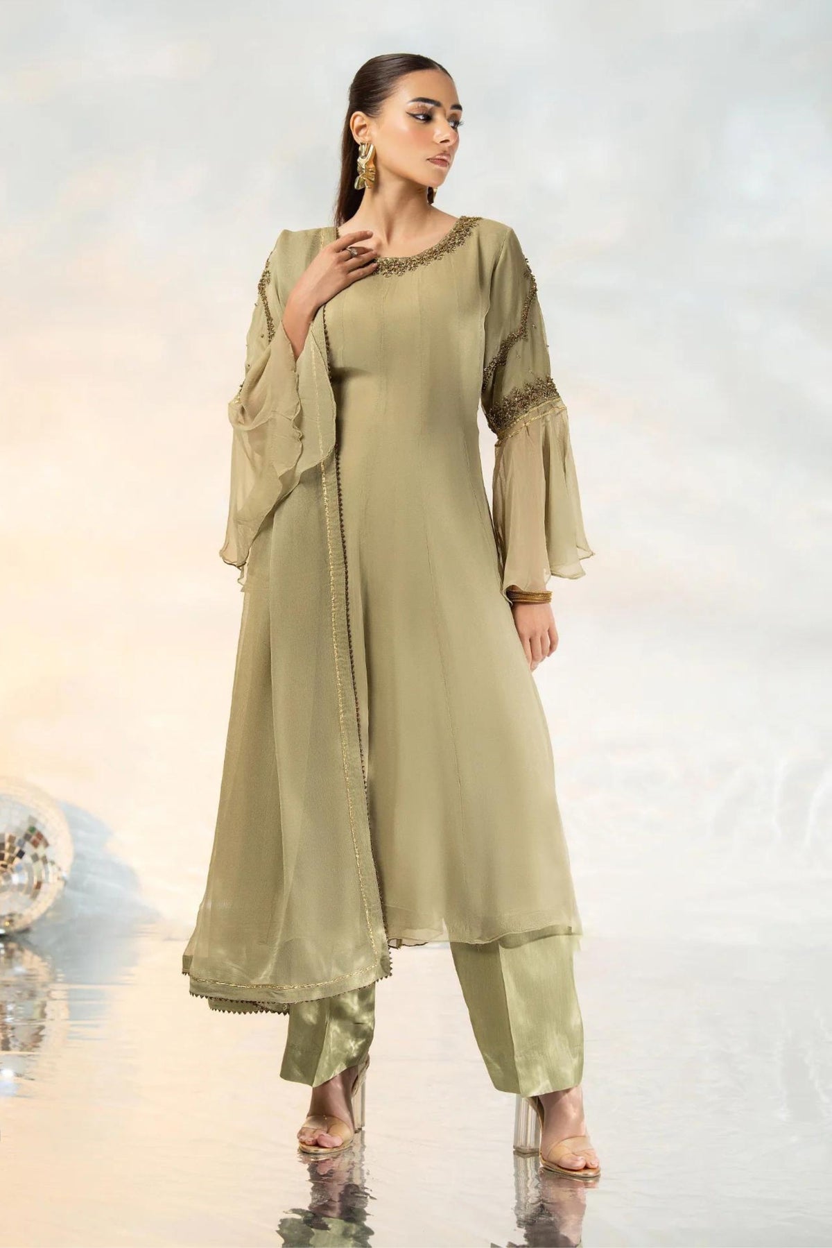 Pakistani Party wear Suit for weddings