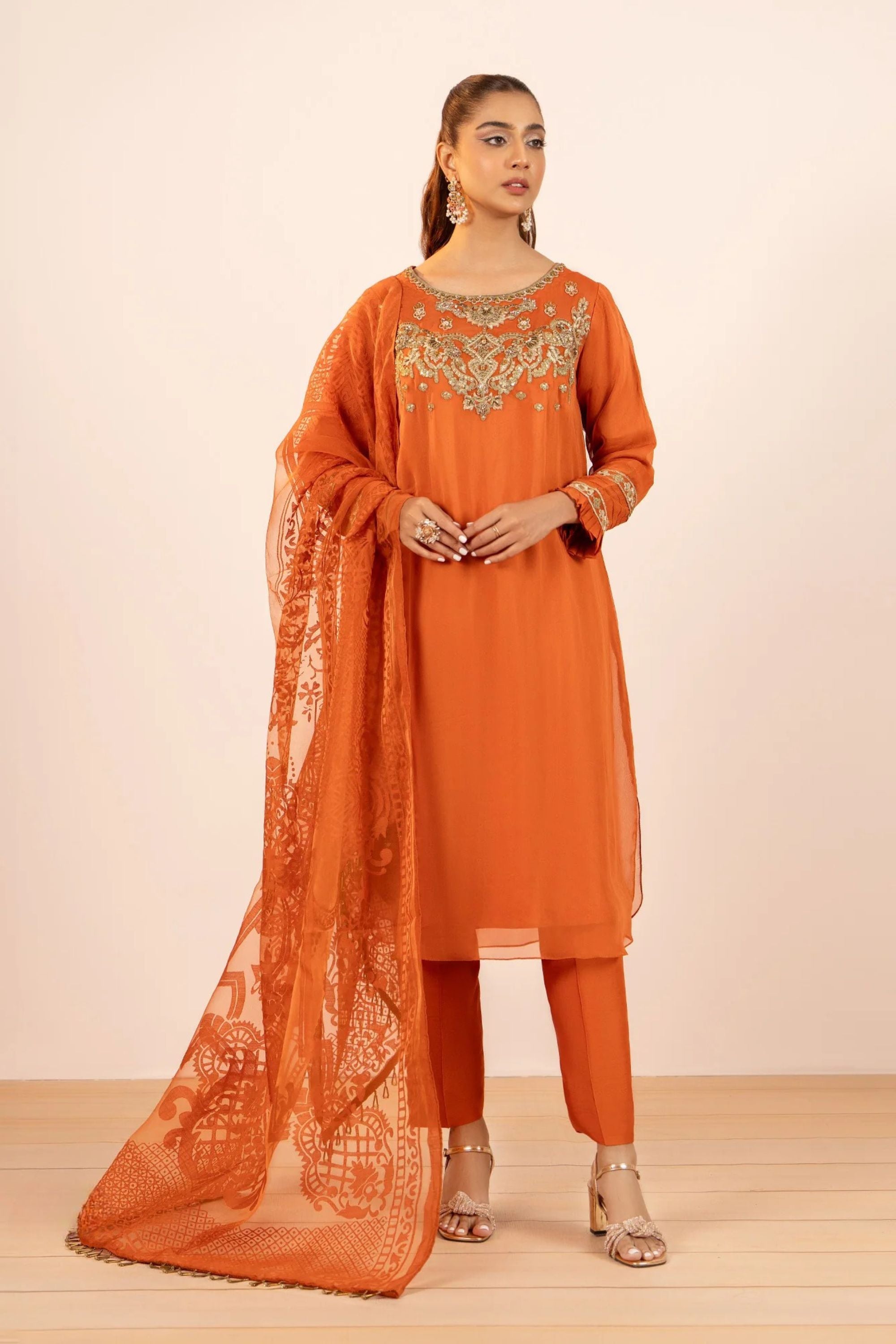 Pakistani Wedding Suits For Women