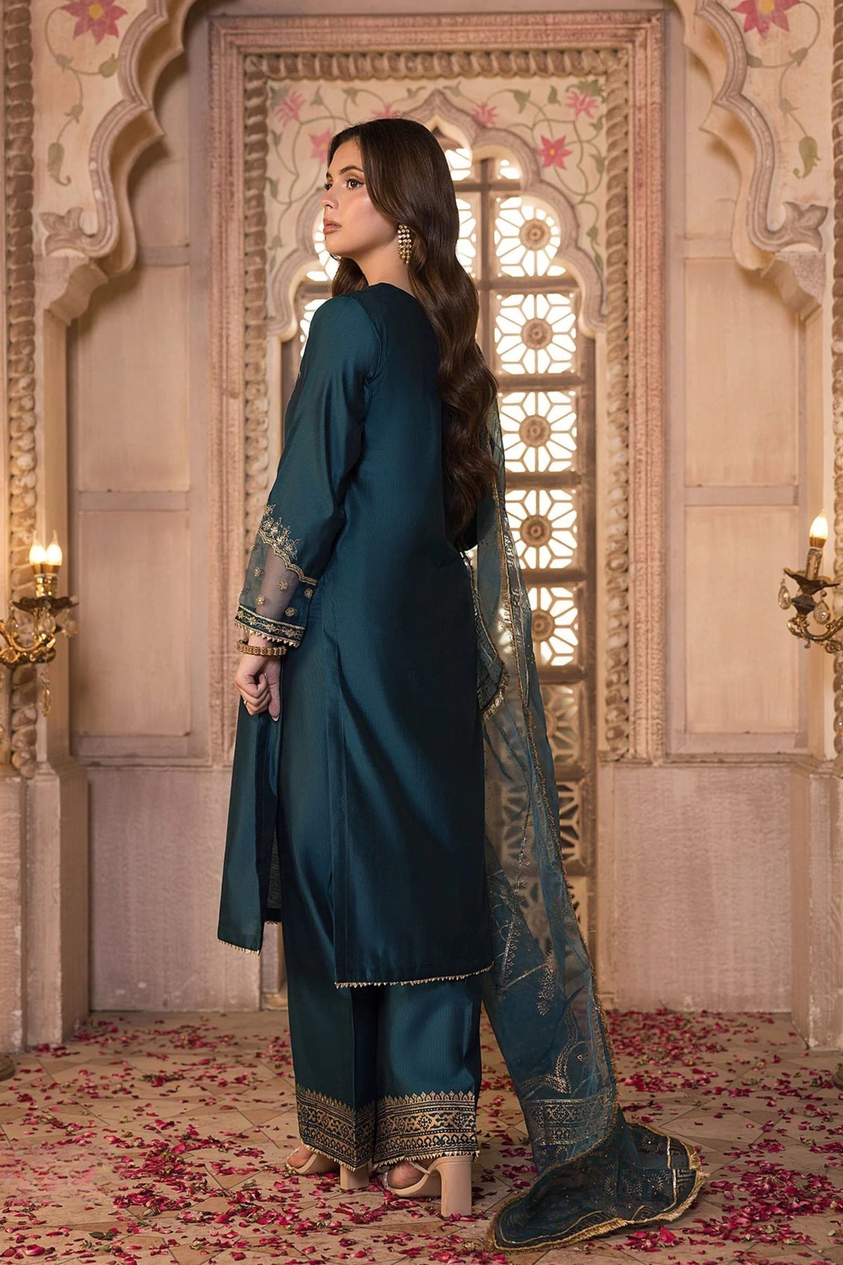 Partywear Pakistani Suits For Ladies In Sydney