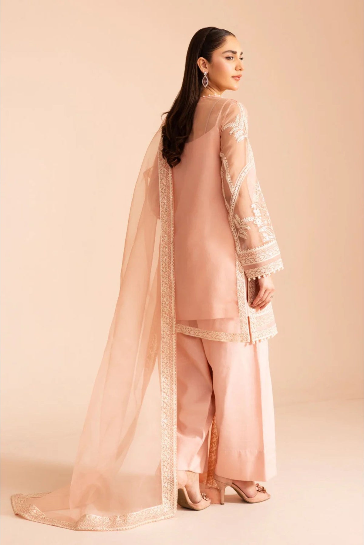Wedding wear Pakistani outfits Online