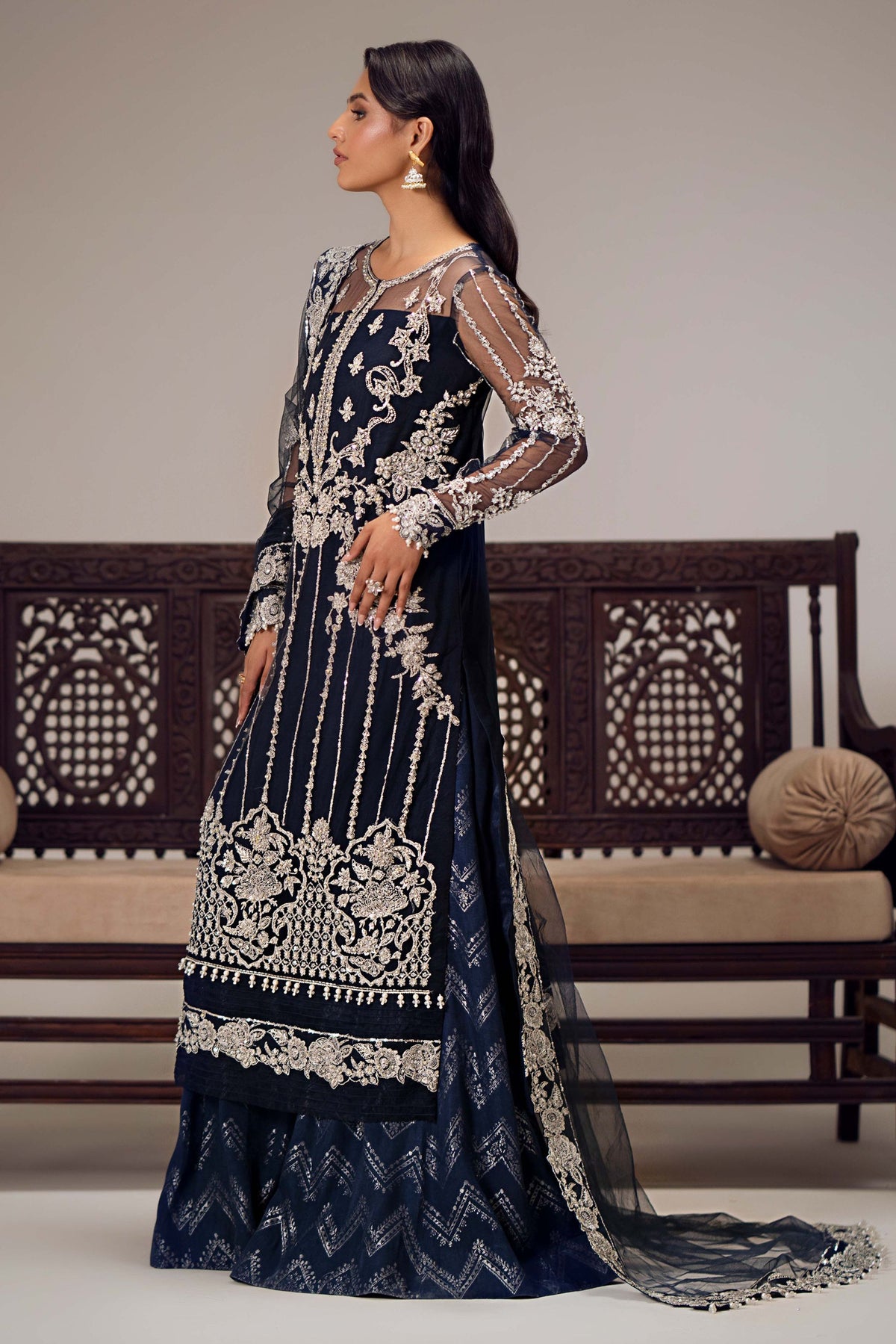 Party wear Suits For Pakistani Wedding Function