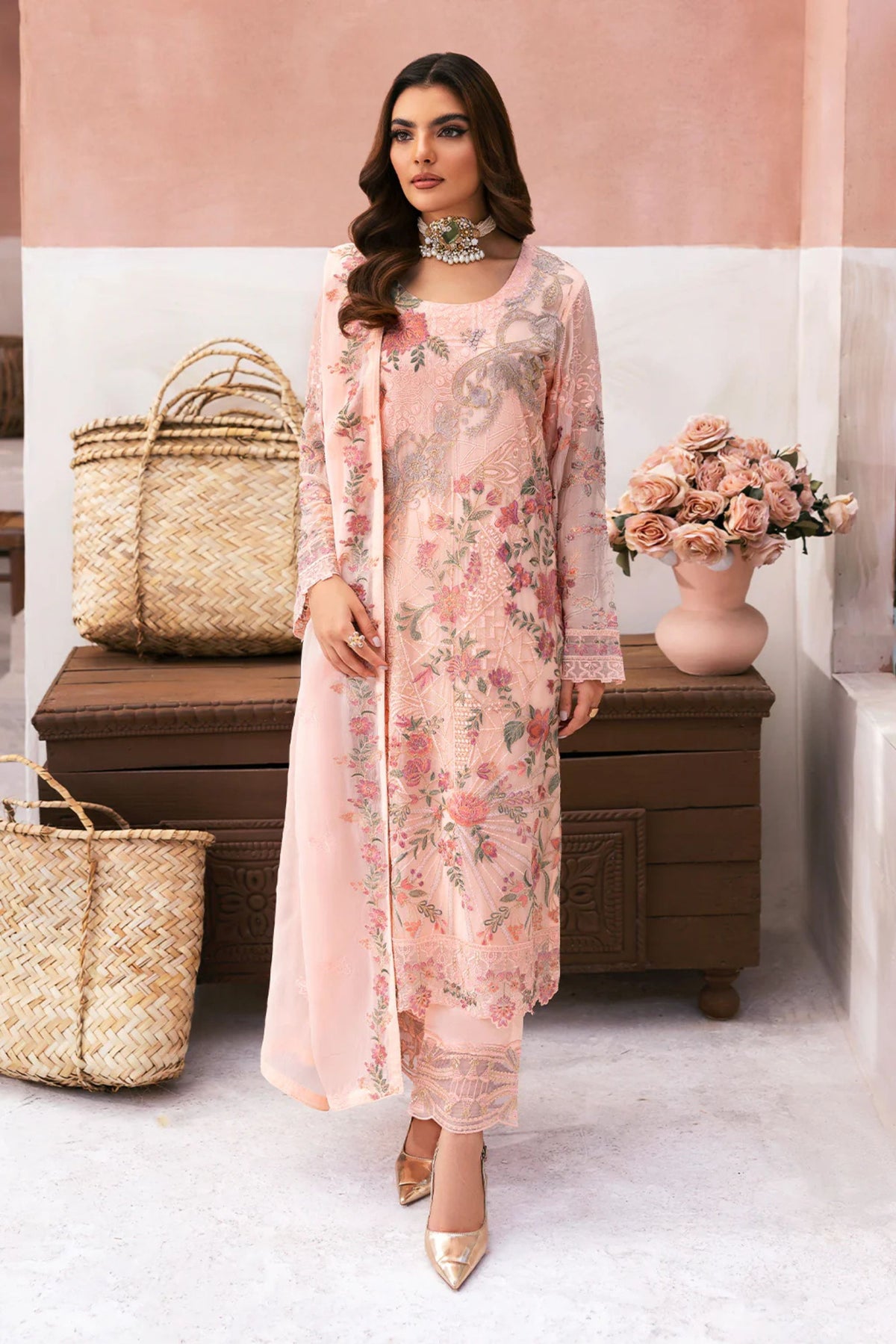 Pakistani Formal Party Clothes For Females