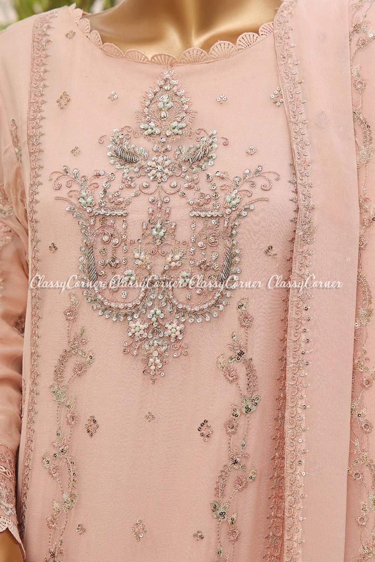 women&#39;s dress for indian wedding