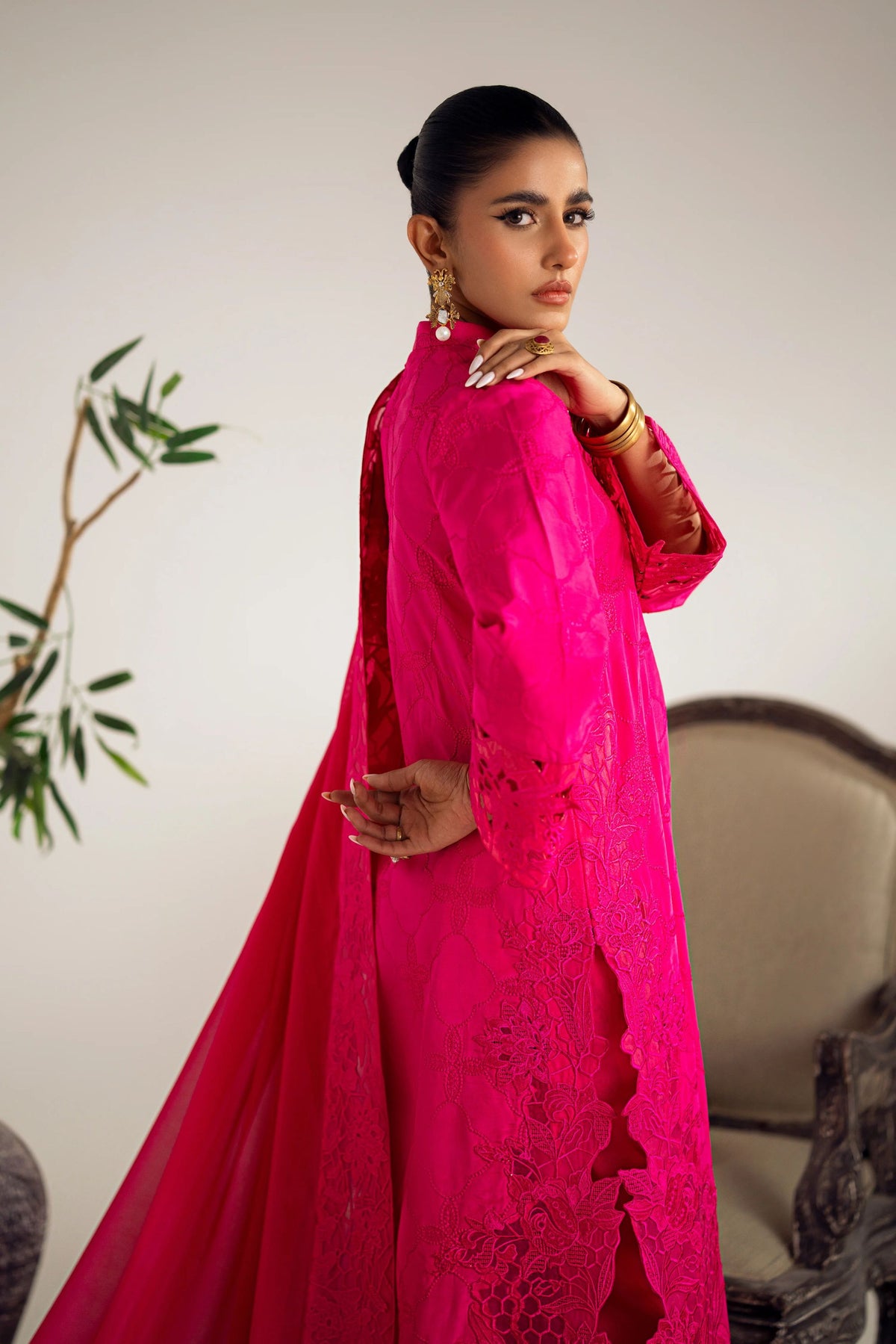 Party wear Suits For Pakistani Wedding Function