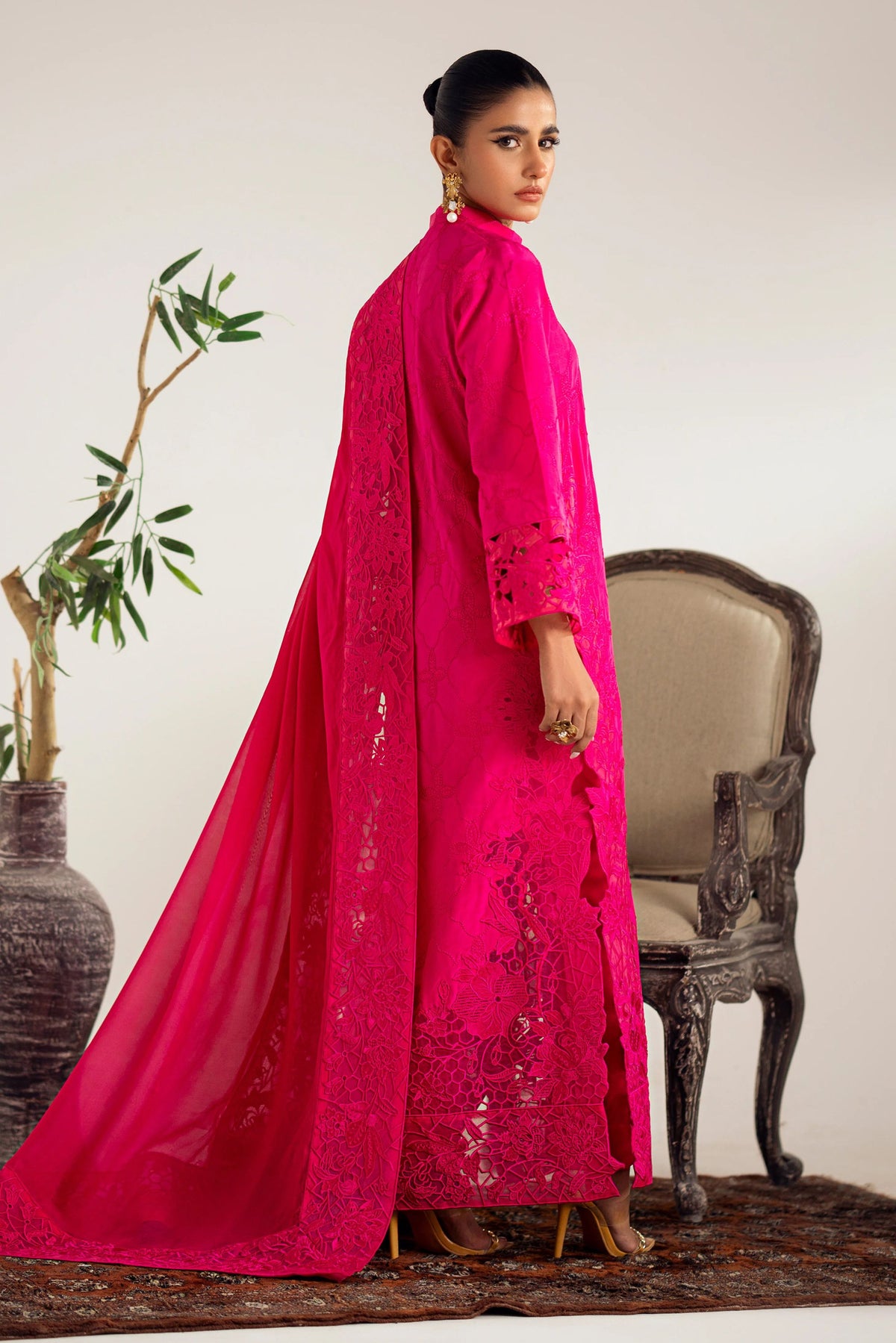 Party wear Suits For Pakistani Wedding Function