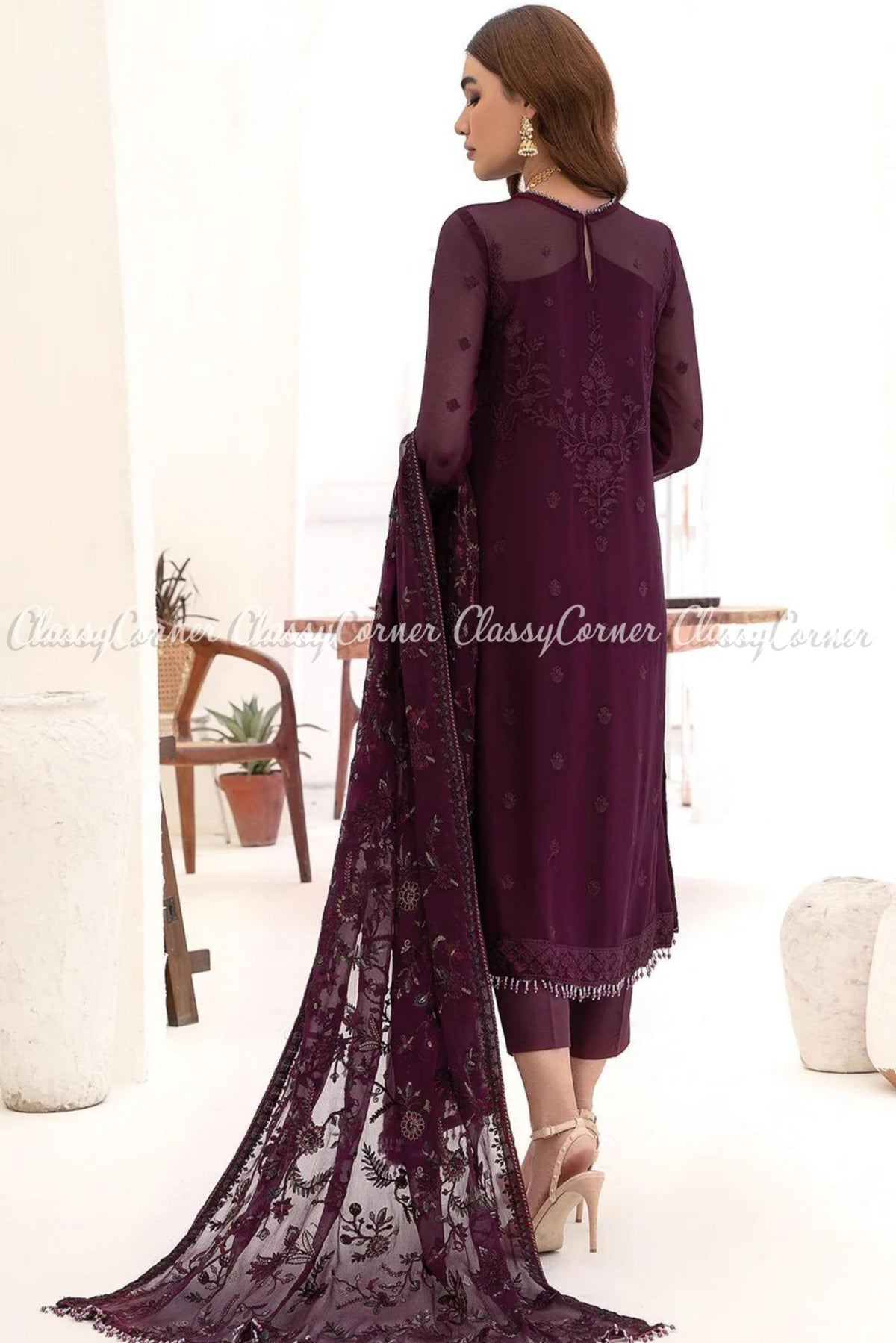 Latest Pakistani Wedding Outfits 